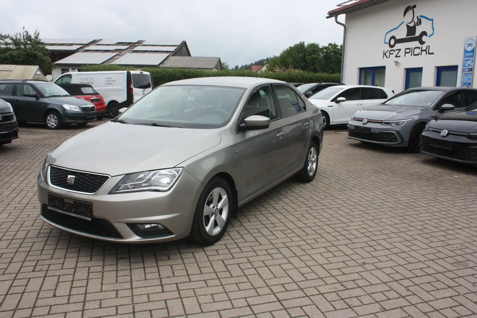 SEAT Toledo 1.2 TSI  Reference Klima,Tempomat, Alu,BC Beige - 2