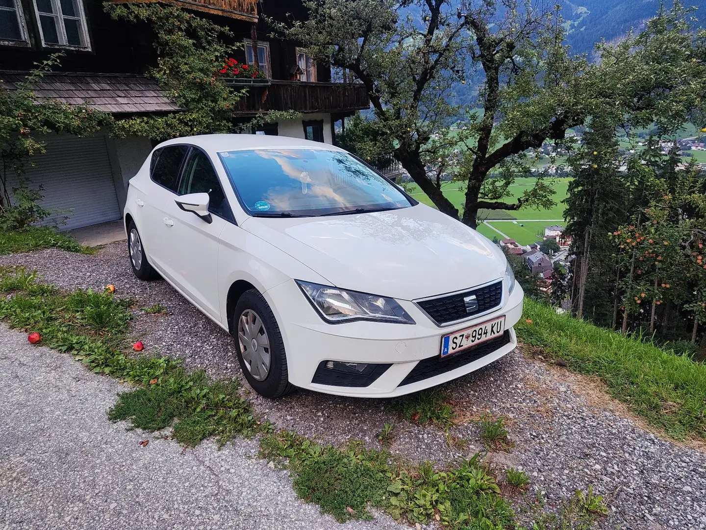 SEAT Leon Reference Weiß - 1