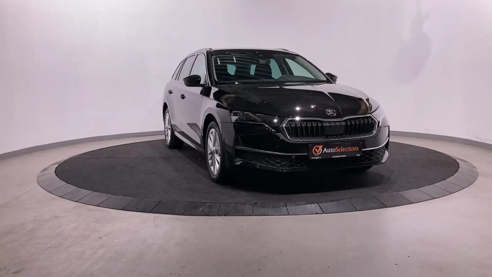 Skoda Octavia Combi/Camera/Automaat/  MHEV. Nieuw Model!! Schwarz - 2