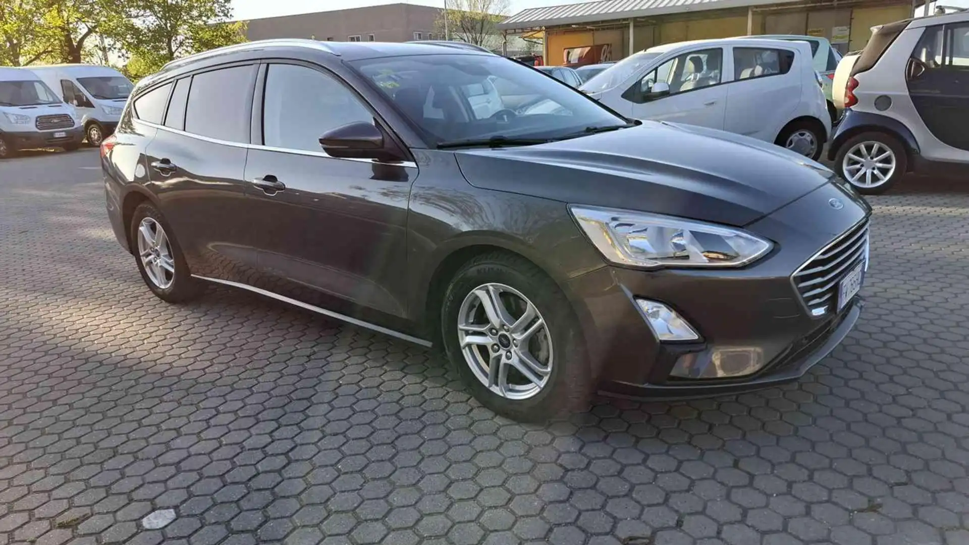 Ford Focus 1.5 TDCi SeS  SW ST Line UNICO PROPRIETARIO Grigio - 2