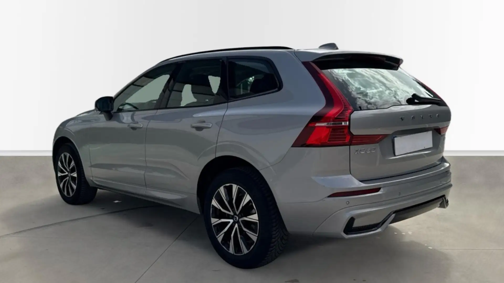 Volvo XC60 B4 Plus Dark FWD Aut. - 2