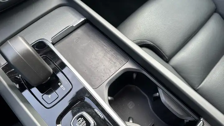 Volvo XC60 2023, foto 18