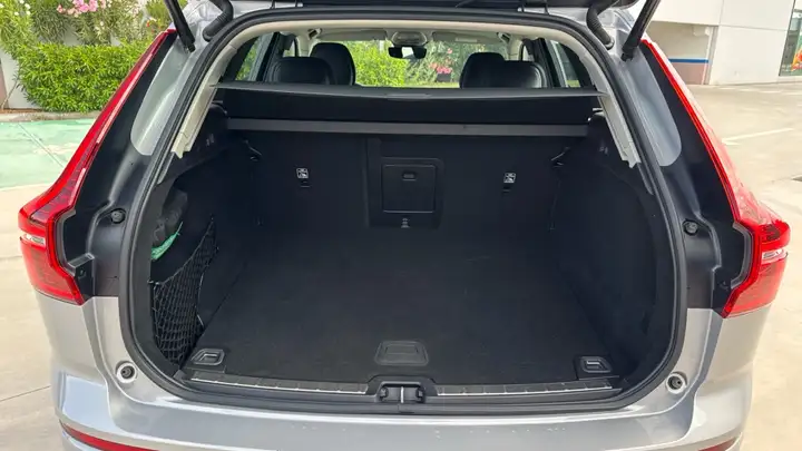 Volvo XC60 2023, foto 14