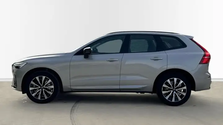 Volvo XC60 2023, foto 3