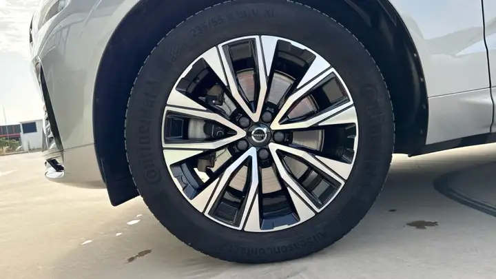 Volvo XC60 2023, foto 10