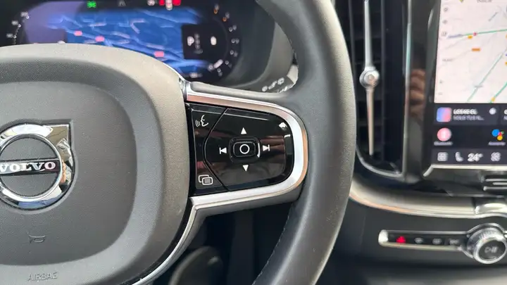 Volvo XC60 2023, foto 20