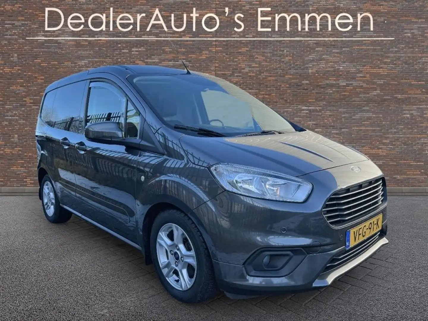Ford Transit Courier 1.5 TDCI Limited Grijs - 1