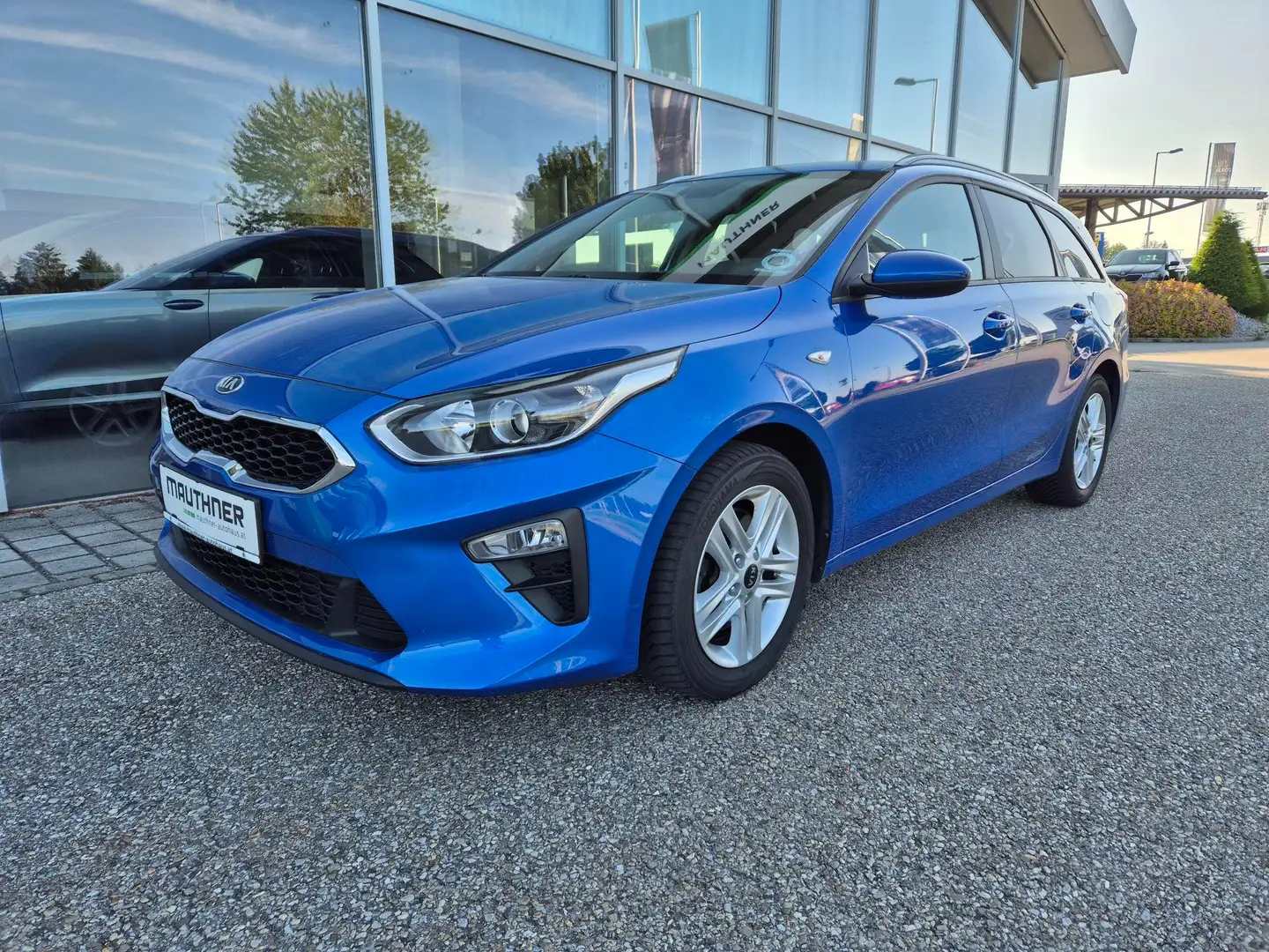 Kia Ceed SW / cee'd SW Attract Blau - 1
