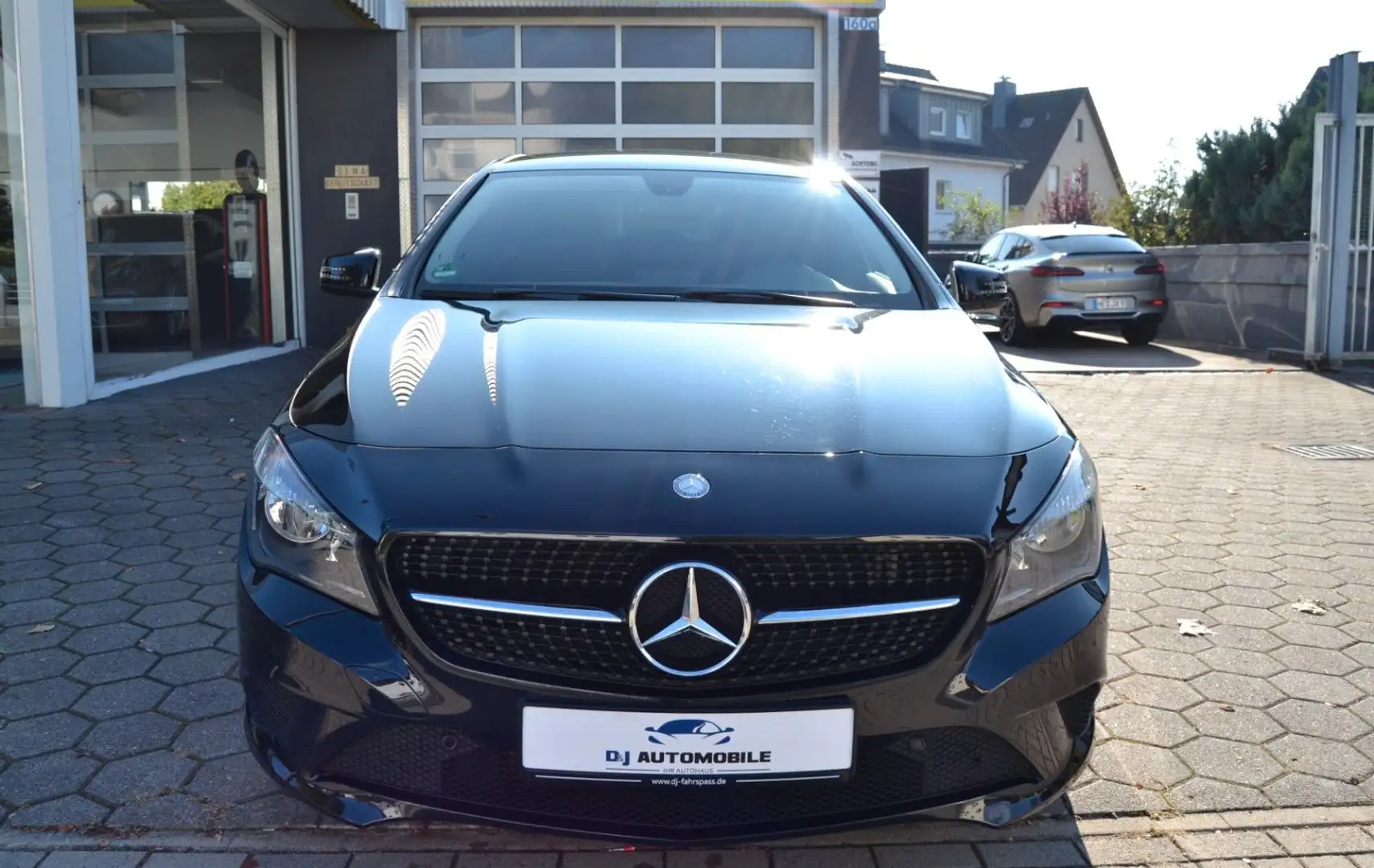Mercedes-Benz CLA 200 *NightPaket*Navi*Shz*PDC*NurGewerbe* Schwarz - 2