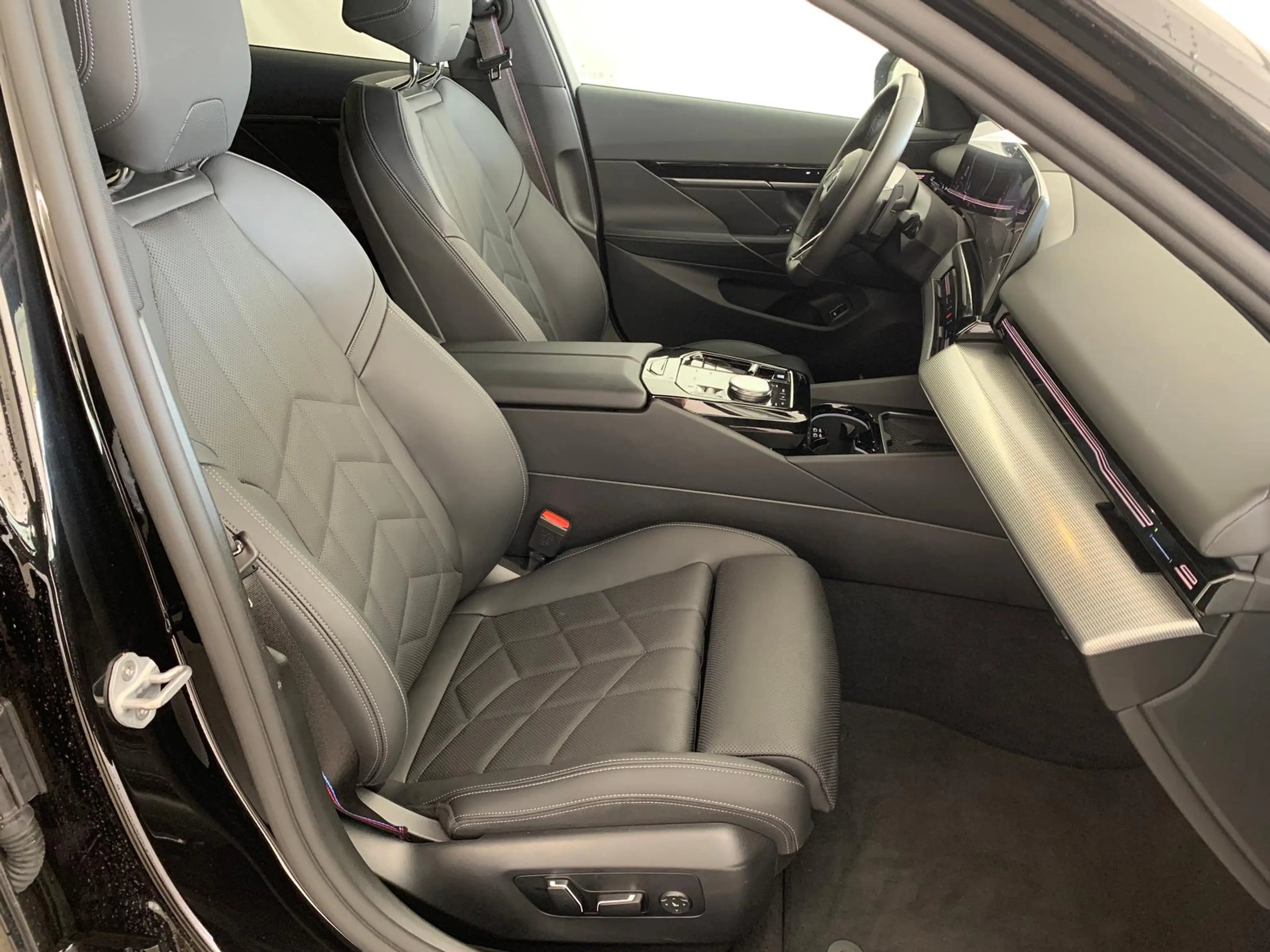 BMW 540 d Tour. xDr M Sport Pro|ShadowL|DrivProf|21" — photo 5
