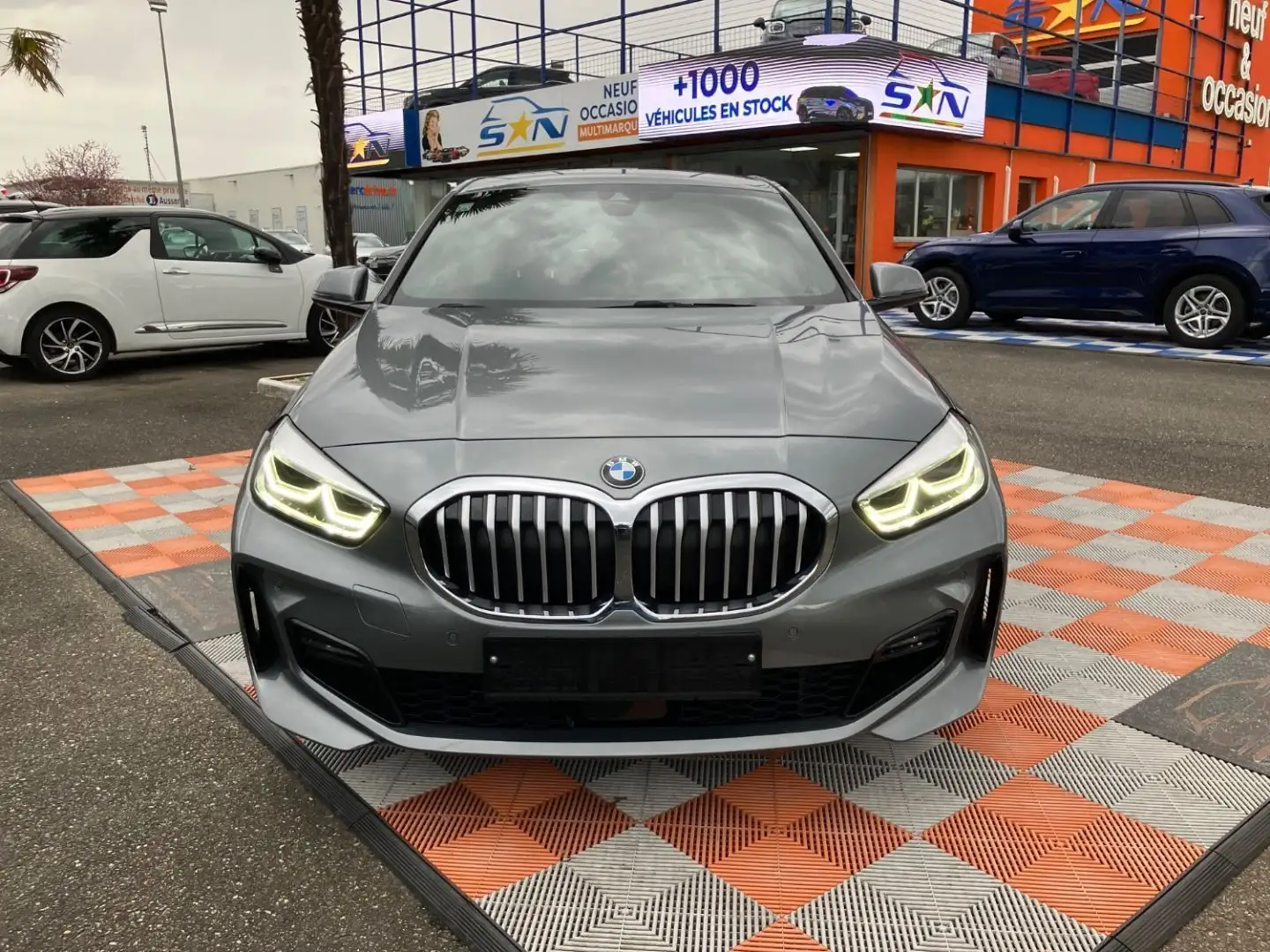 BMW 118 118iA 136 DKG7 M SPORT GPS Pro Caméra JA 18\u0026a Gris - 1
