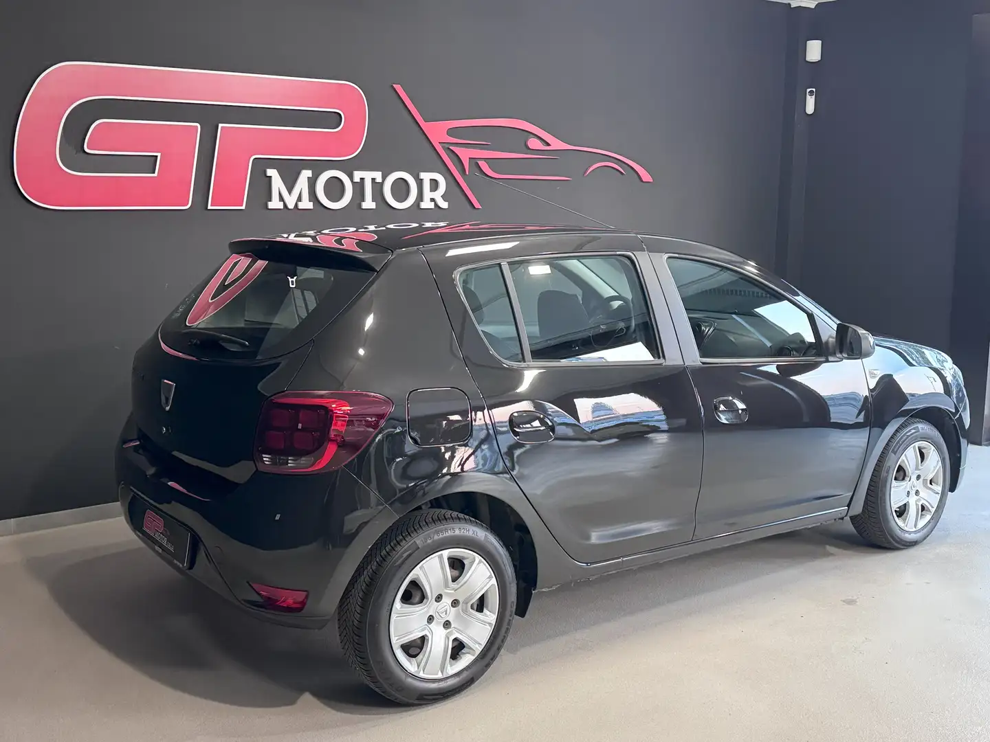 Dacia Sandero Sandero II 2017 0.9 tce turbo Laureate Gpl s Schwarz - 2