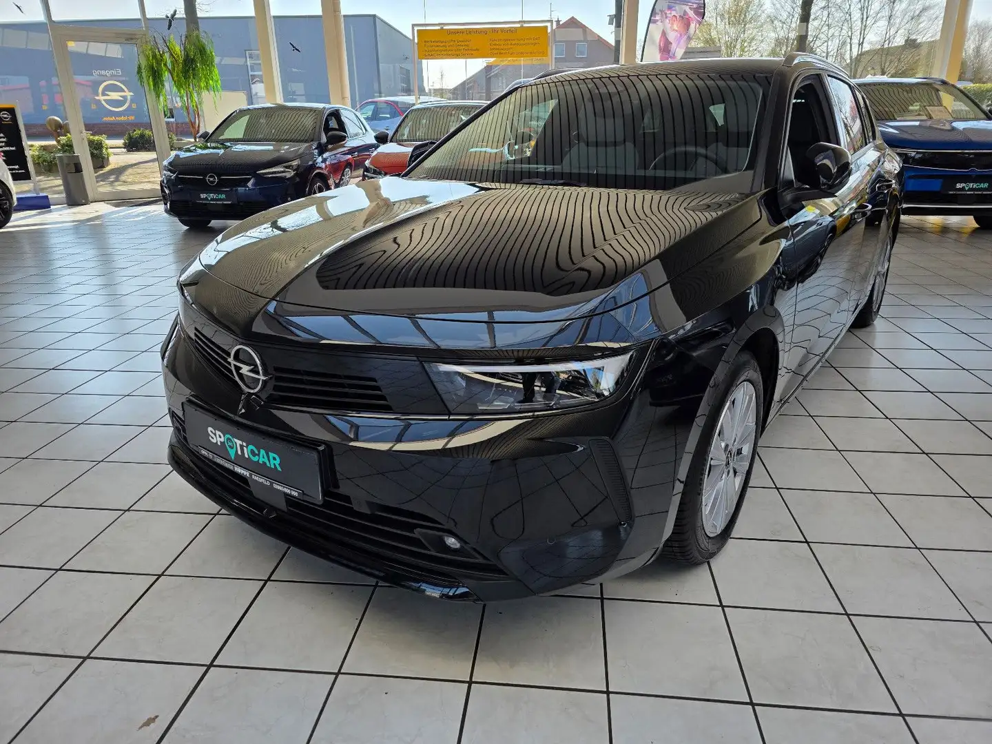 Opel Astra L Sports Tourer Elegance 1.2  (130 PS) Zwart - 1