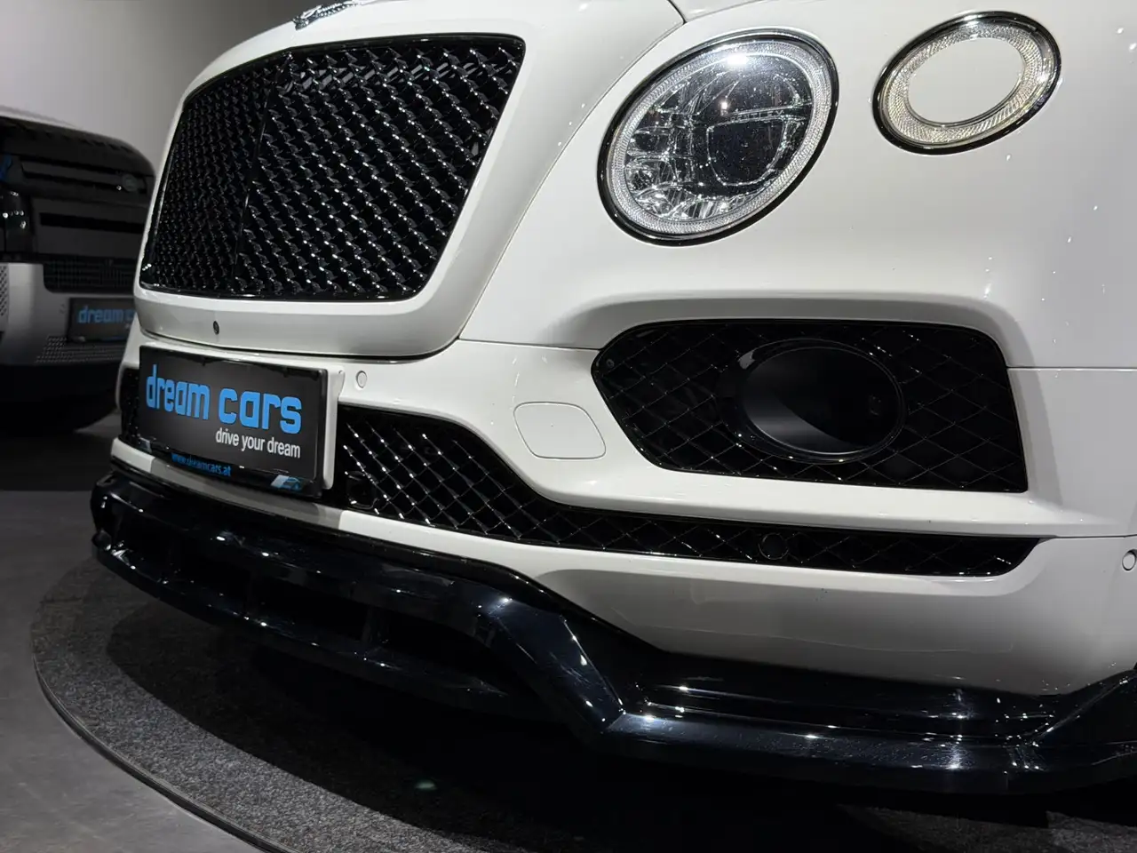 Bentley Bentayga 6.0 W12 4WD LUXUS SUV l Glacier White l Brunel Le Bild 21