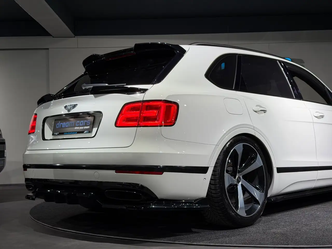 Bentley Bentayga 6.0 W12 4WD LUXUS SUV l Glacier White l Brunel Le Bild 10