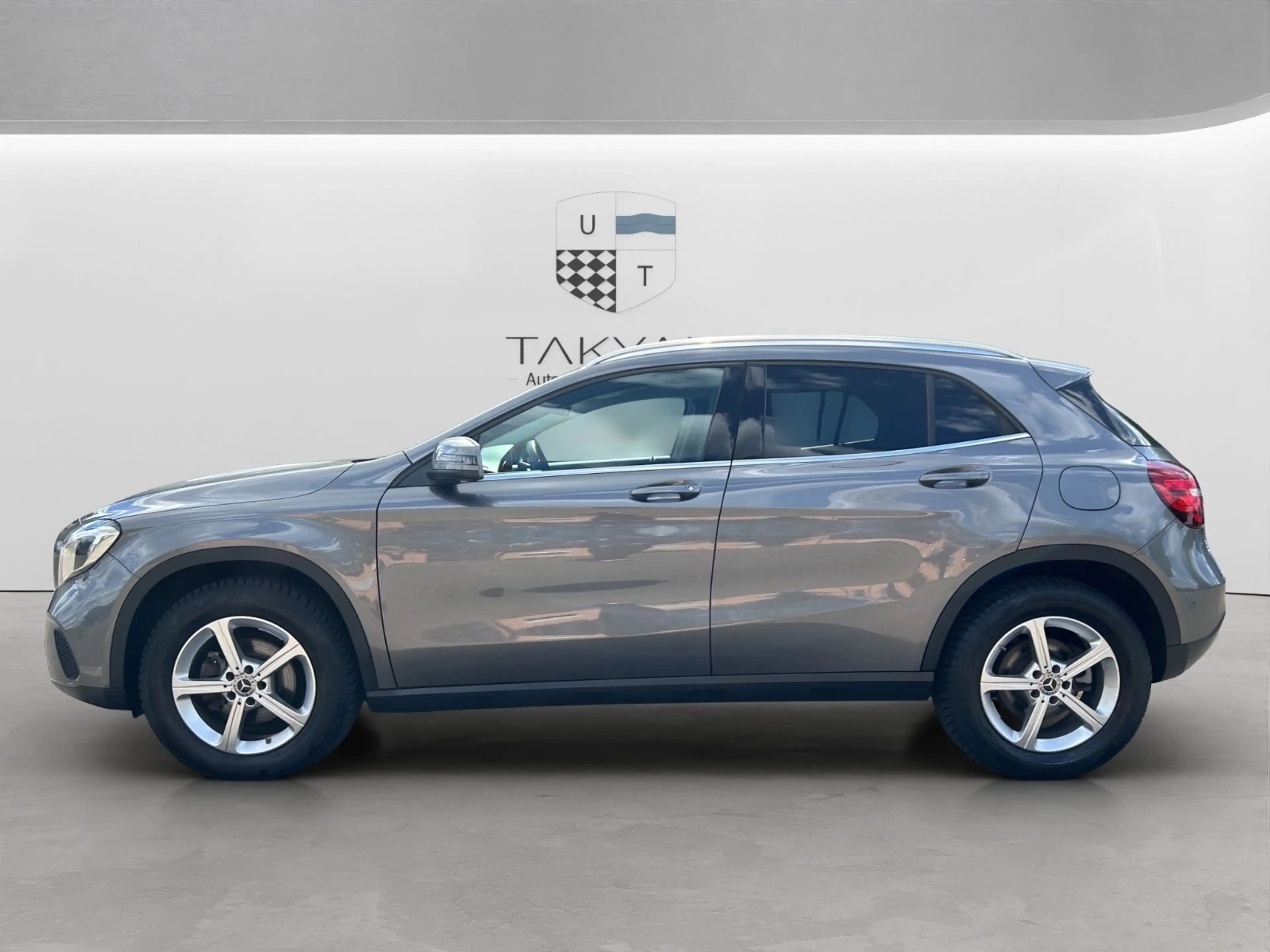 Mercedes-Benz GLA 220 CDI / d 4Matic  / NAVI / Temp. / SHZ / — photo 8