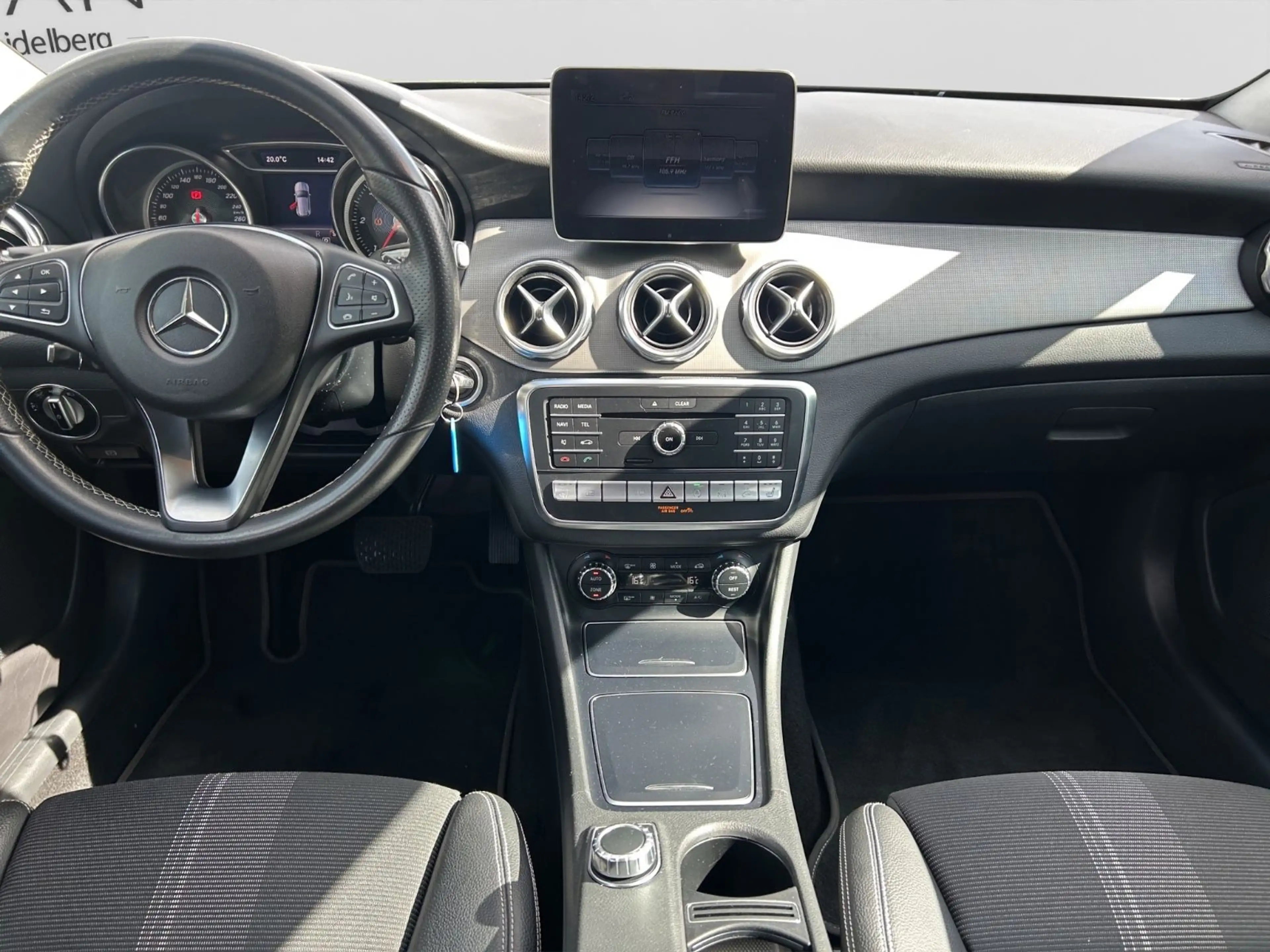 Mercedes-Benz GLA 220 CDI / d 4Matic  / NAVI / Temp. / SHZ / — photo 16