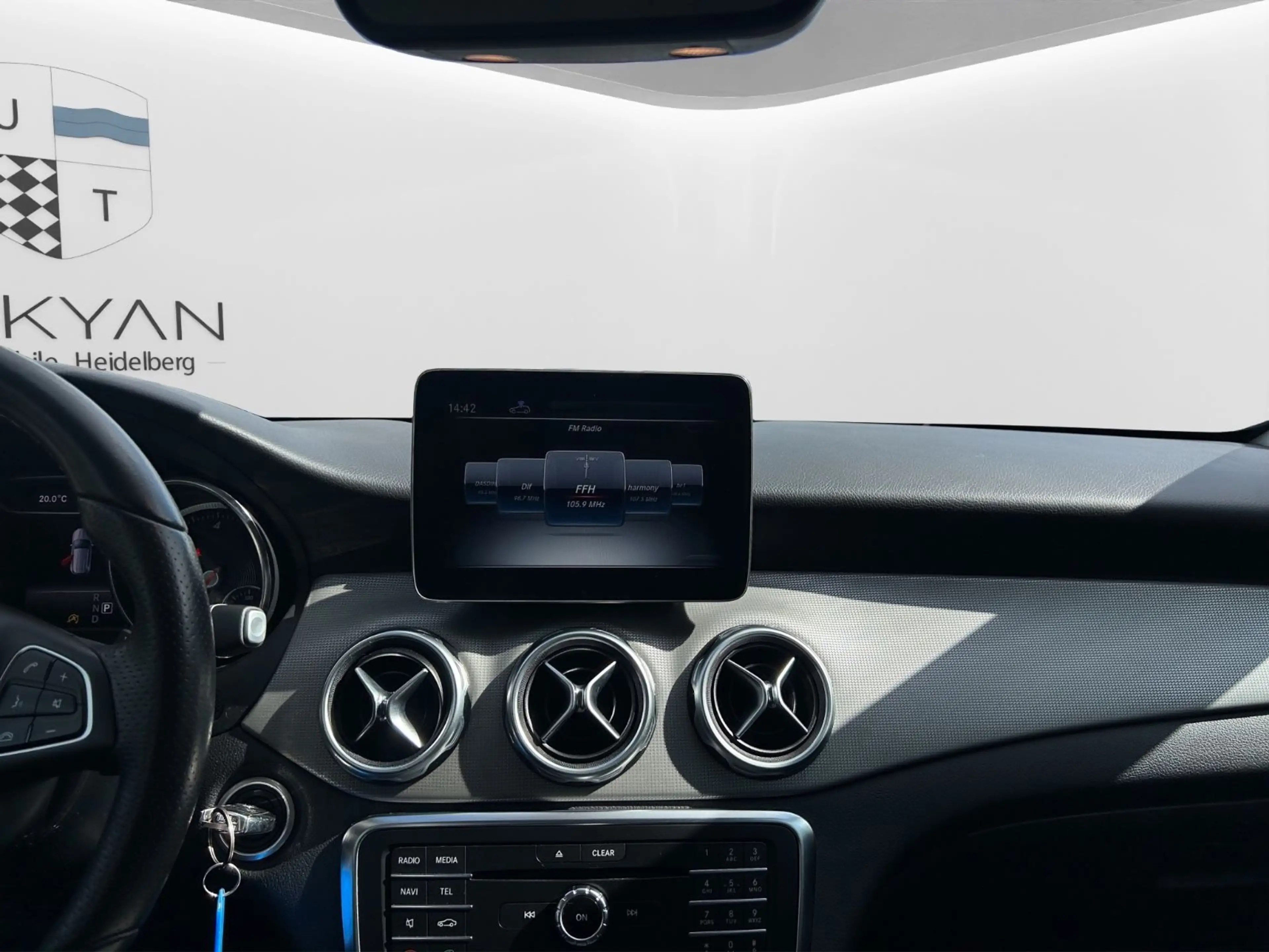 Mercedes-Benz GLA 220 CDI / d 4Matic  / NAVI / Temp. / SHZ / — photo 17