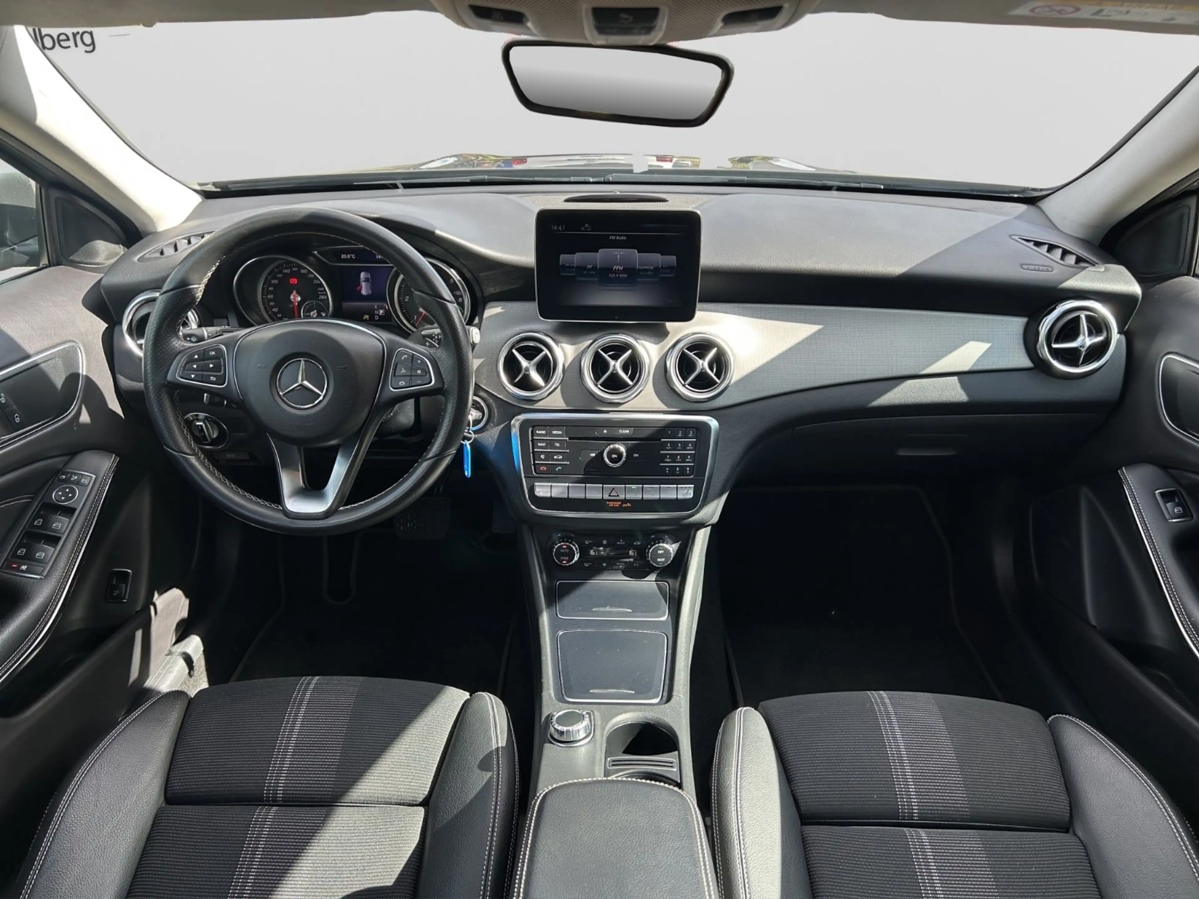 Mercedes-Benz GLA 220 CDI / d 4Matic  / NAVI / Temp. / SHZ / — photo 15