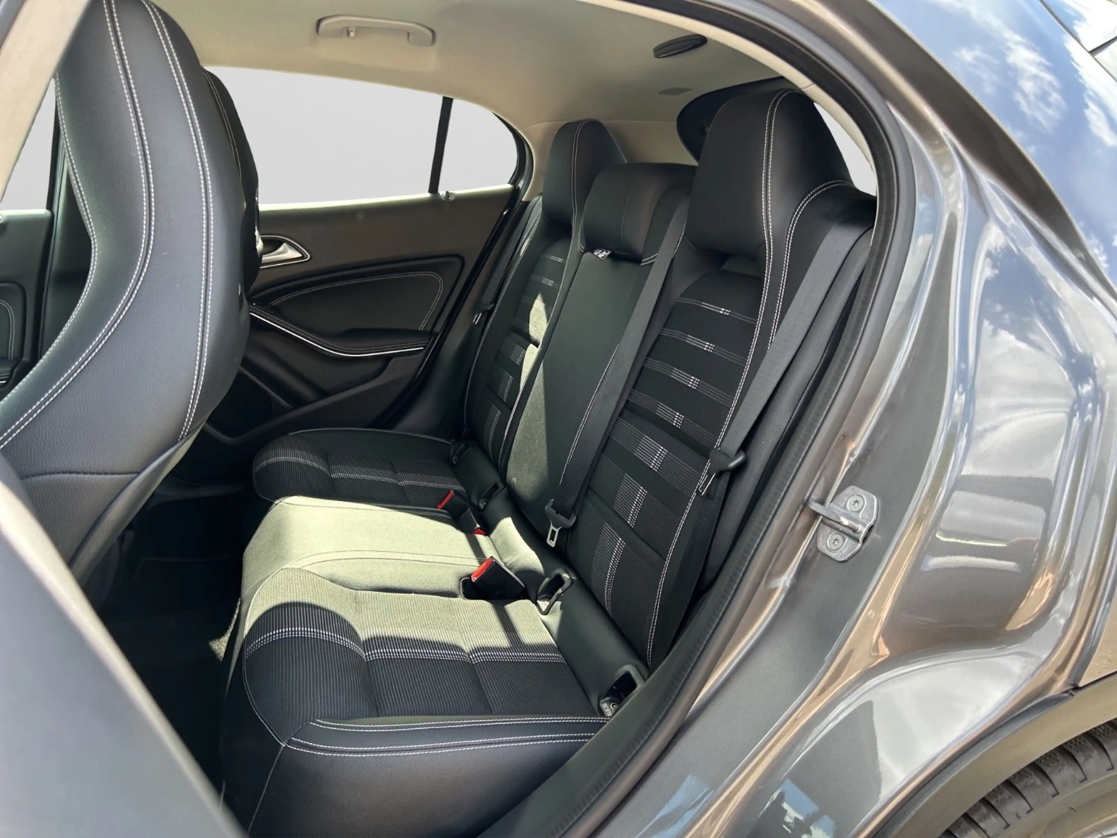 Mercedes-Benz GLA 220 CDI / d 4Matic  / NAVI / Temp. / SHZ / — photo 11