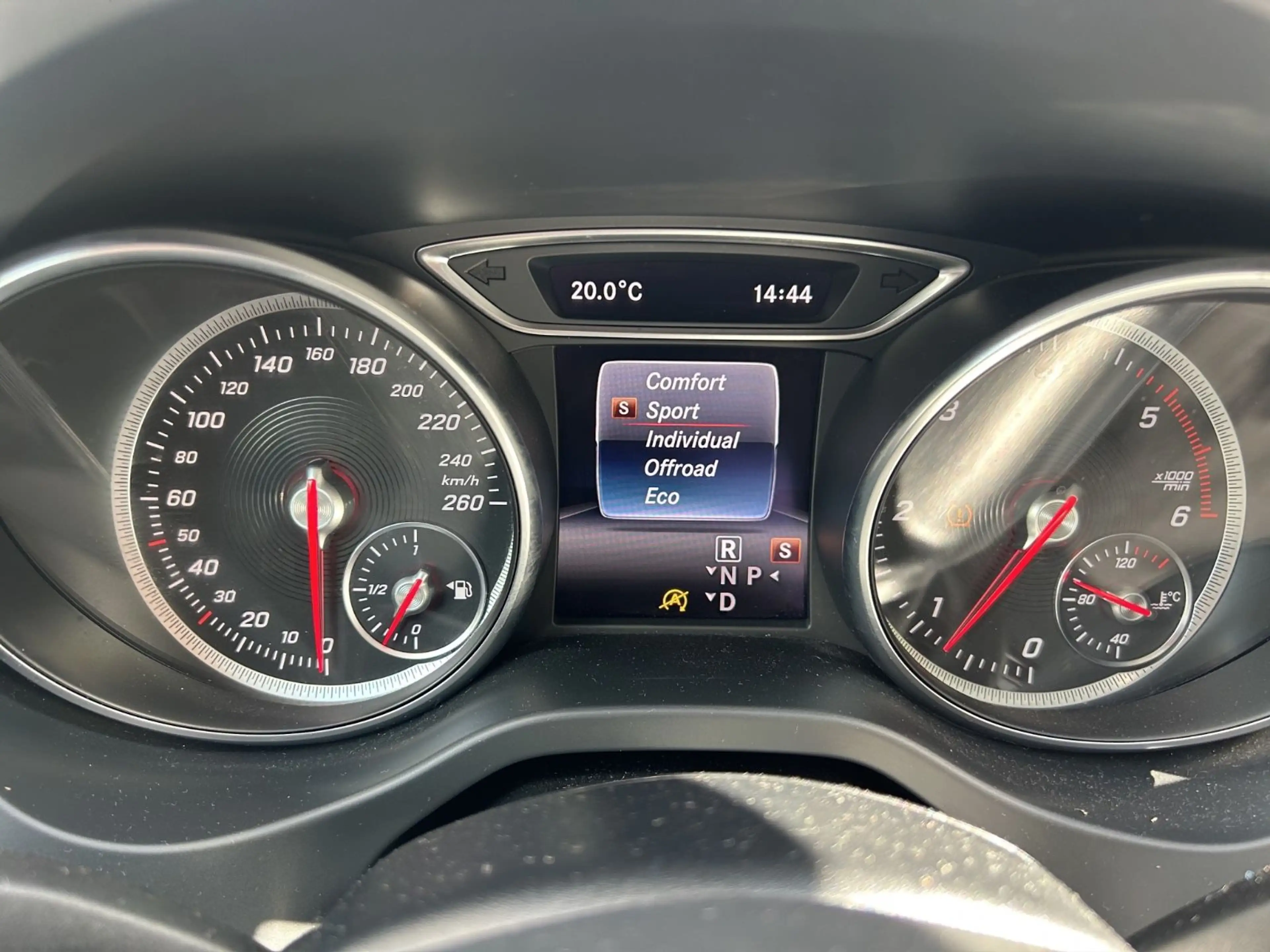 Mercedes-Benz GLA 220 CDI / d 4Matic  / NAVI / Temp. / SHZ / — photo 18