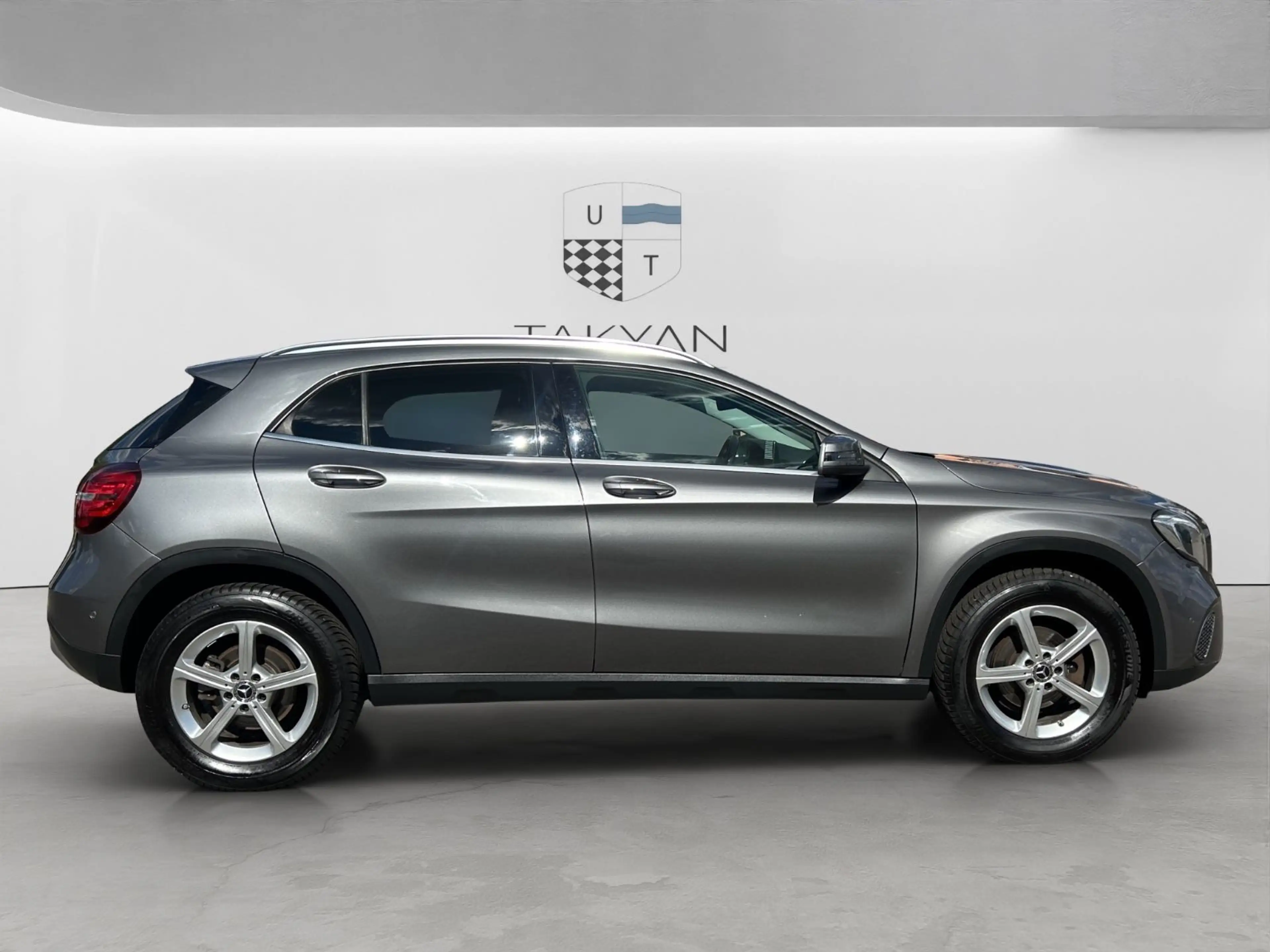 Mercedes-Benz GLA 220 CDI / d 4Matic  / NAVI / Temp. / SHZ / — photo 4