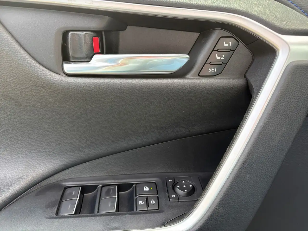 Toyota RAV 4 снимка Toyota RAV 4
