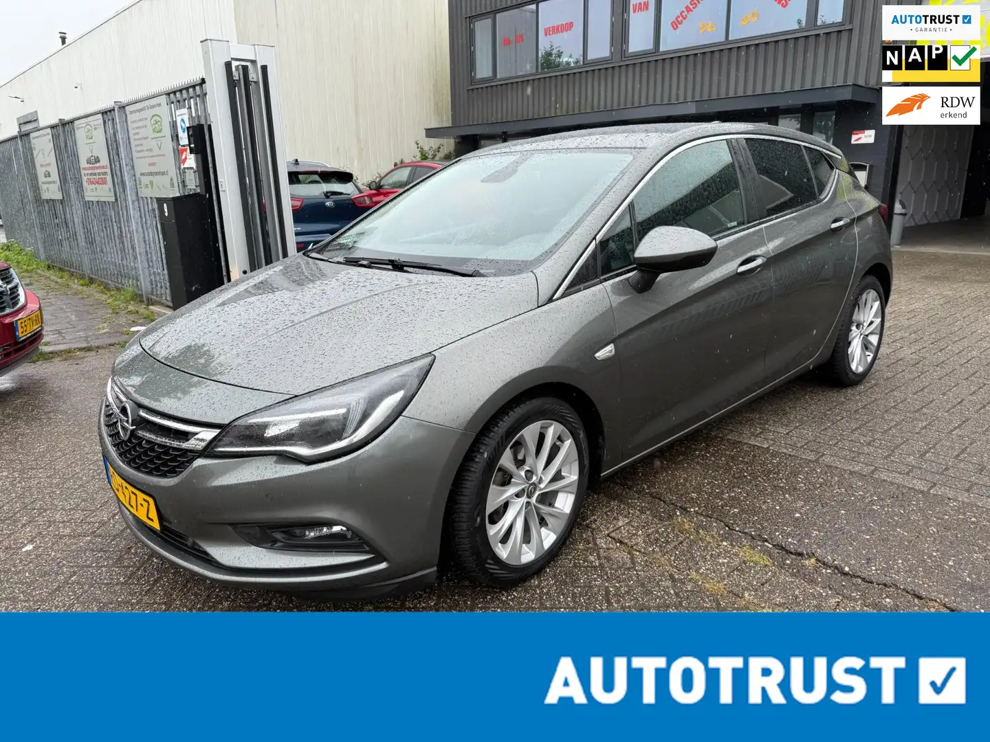 Opel Astra 1.6 CDTI Business+ Gris - 1