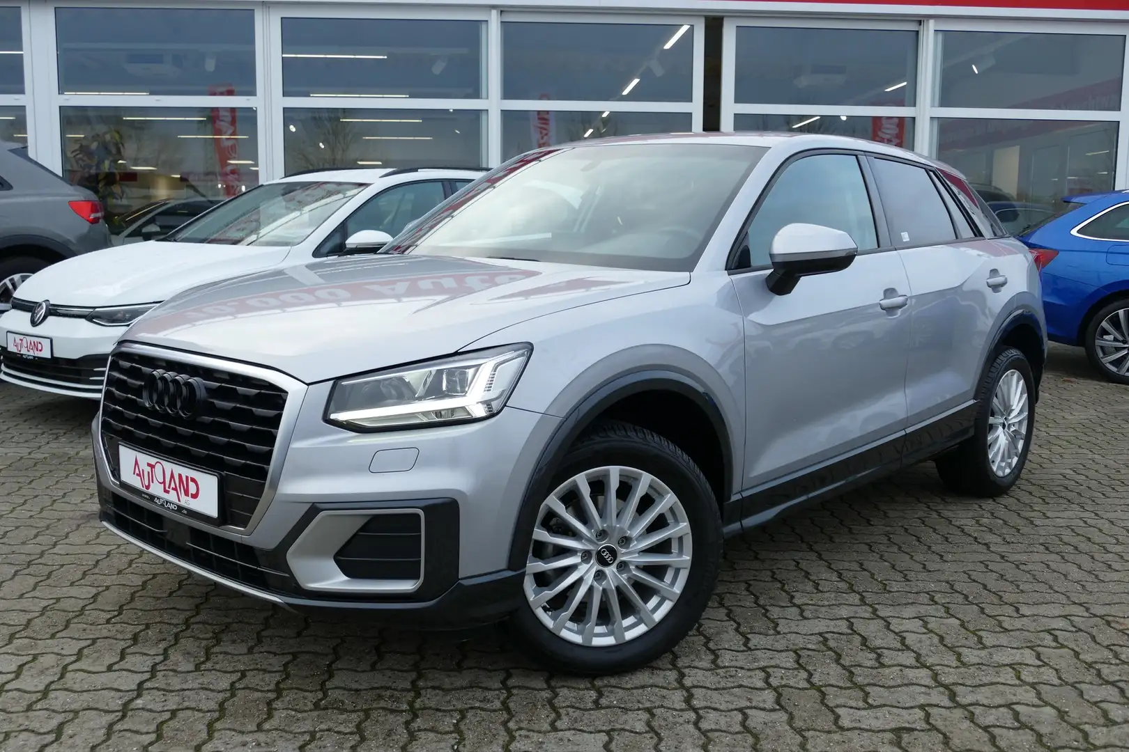 Audi Q2 35 1.5 TFSI design LED Sitzheizung Tempomat Grau - 2