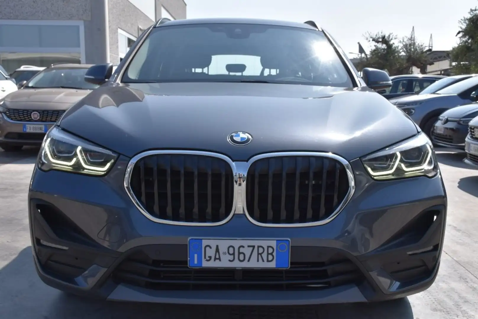 BMW X1 sDrive18d Business Advantage Gris - 2