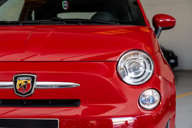 Abarth 500C view 3