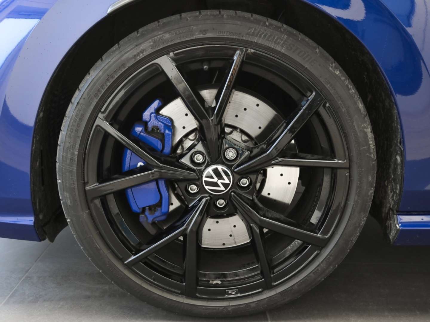 Volkswagen Golf R 4Motion Black Style -  - Joinsteer - #3