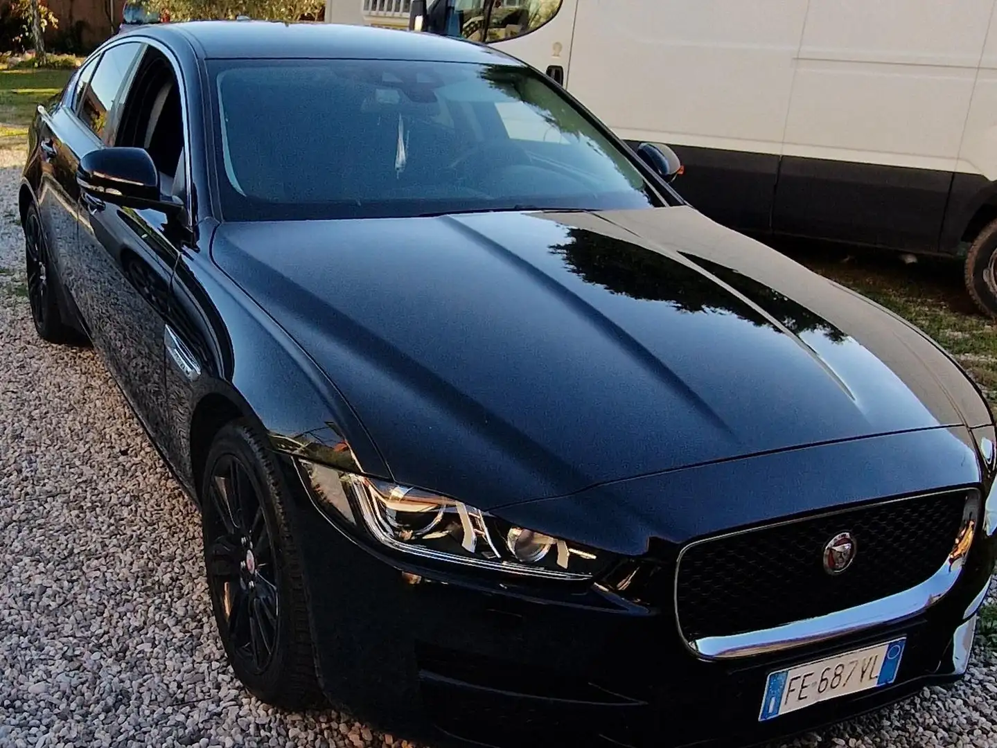 Jaguar XE XE 2.0d Pure awd 180cv auto Nero - 2