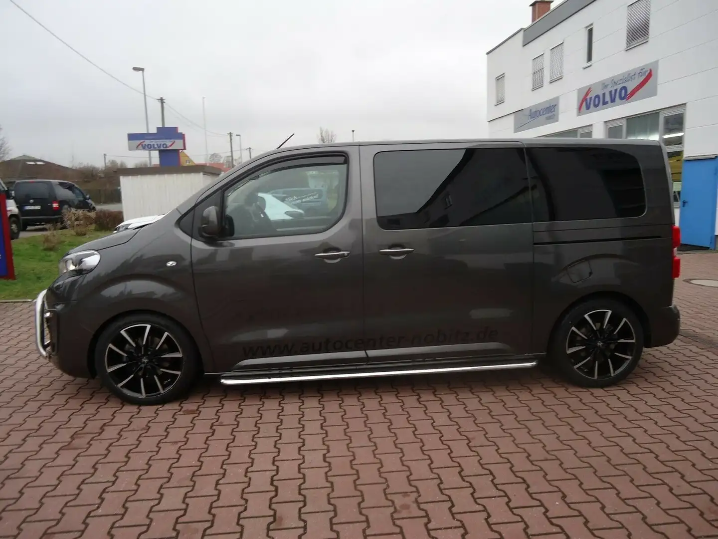Peugeot Traveller Business VIP BlueHDi 180 EAT8 L2 Gris - 2