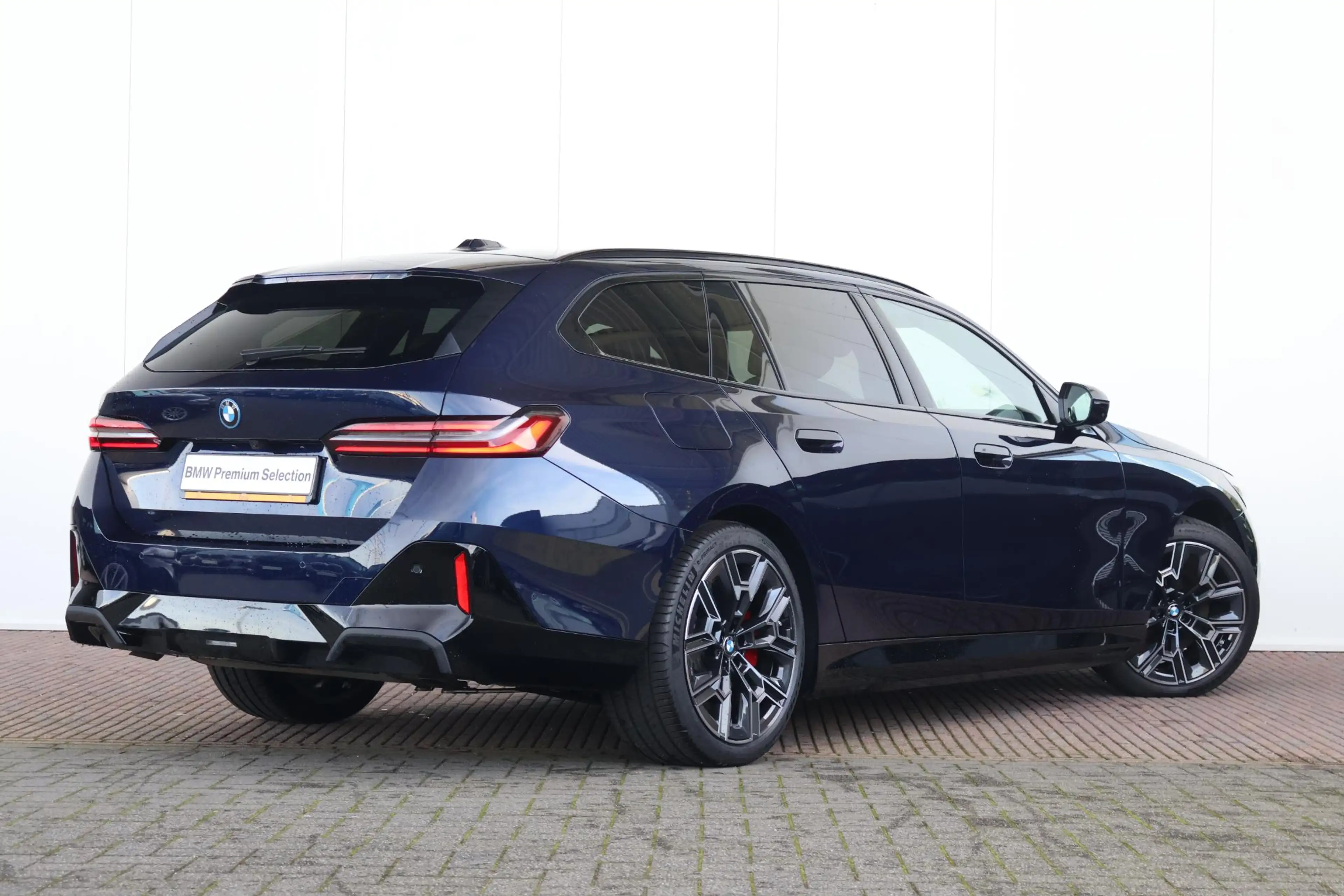 BMW 550 5-serie Touring 550e xDrive | SoH 100% | Sport Pak — photo 2