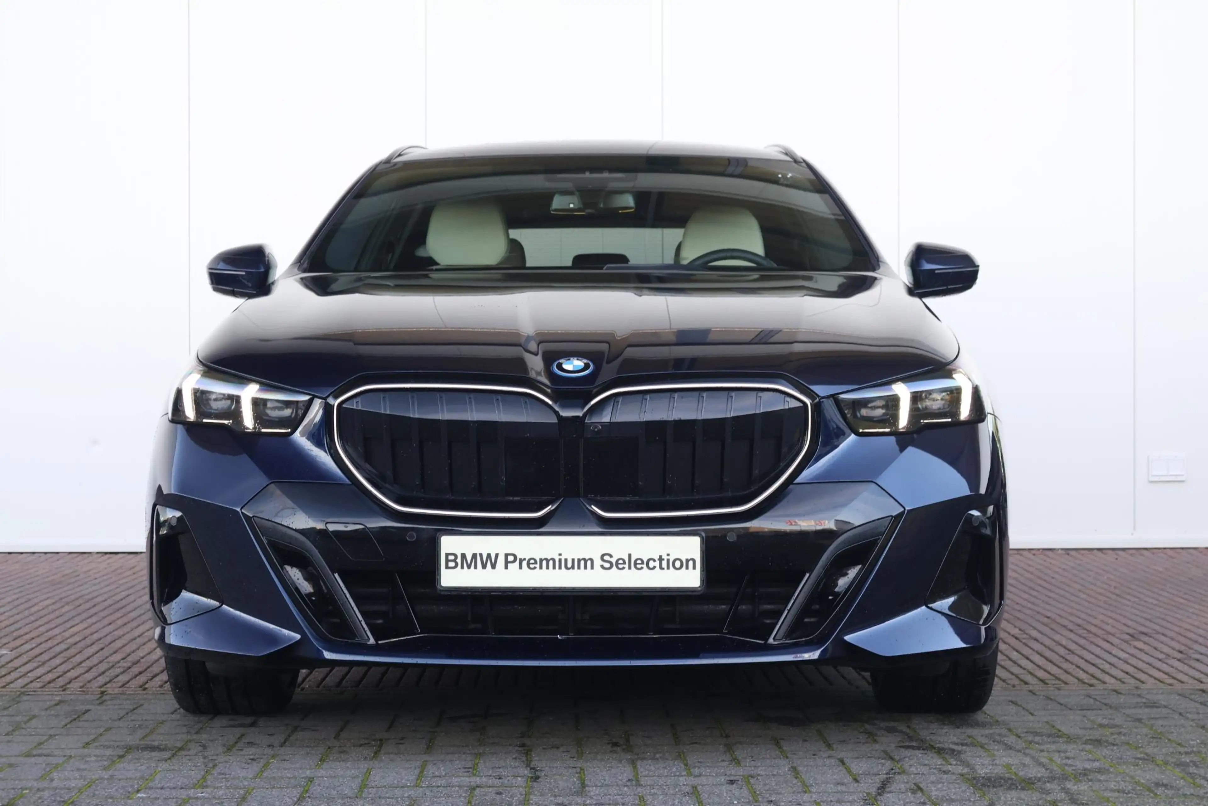 BMW 550 5-serie Touring 550e xDrive | SoH 100% | Sport Pak — photo 3