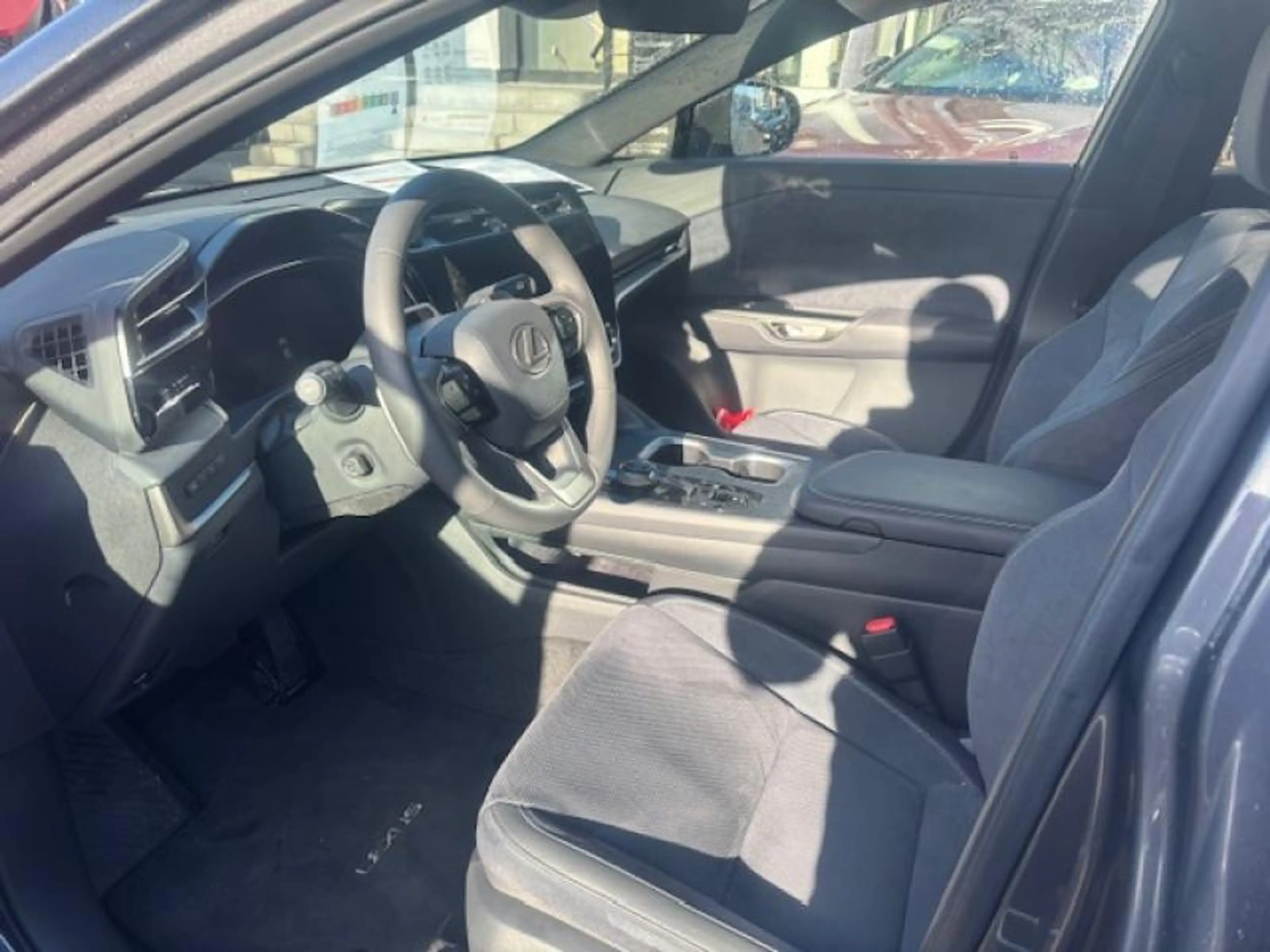 Lexus RZ RZ300e Privilege Lexus NX 350h FWD – Hybride – — photo 8
