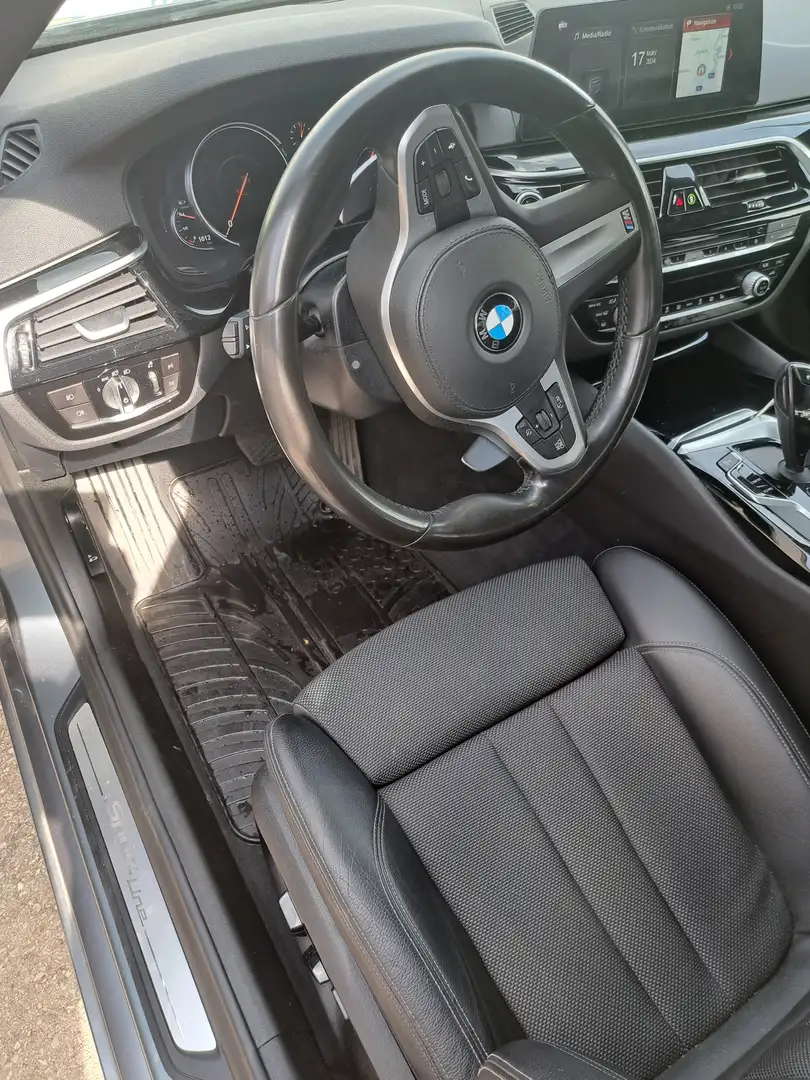 BMW 520 520d xDrive Aut. Grau - 2