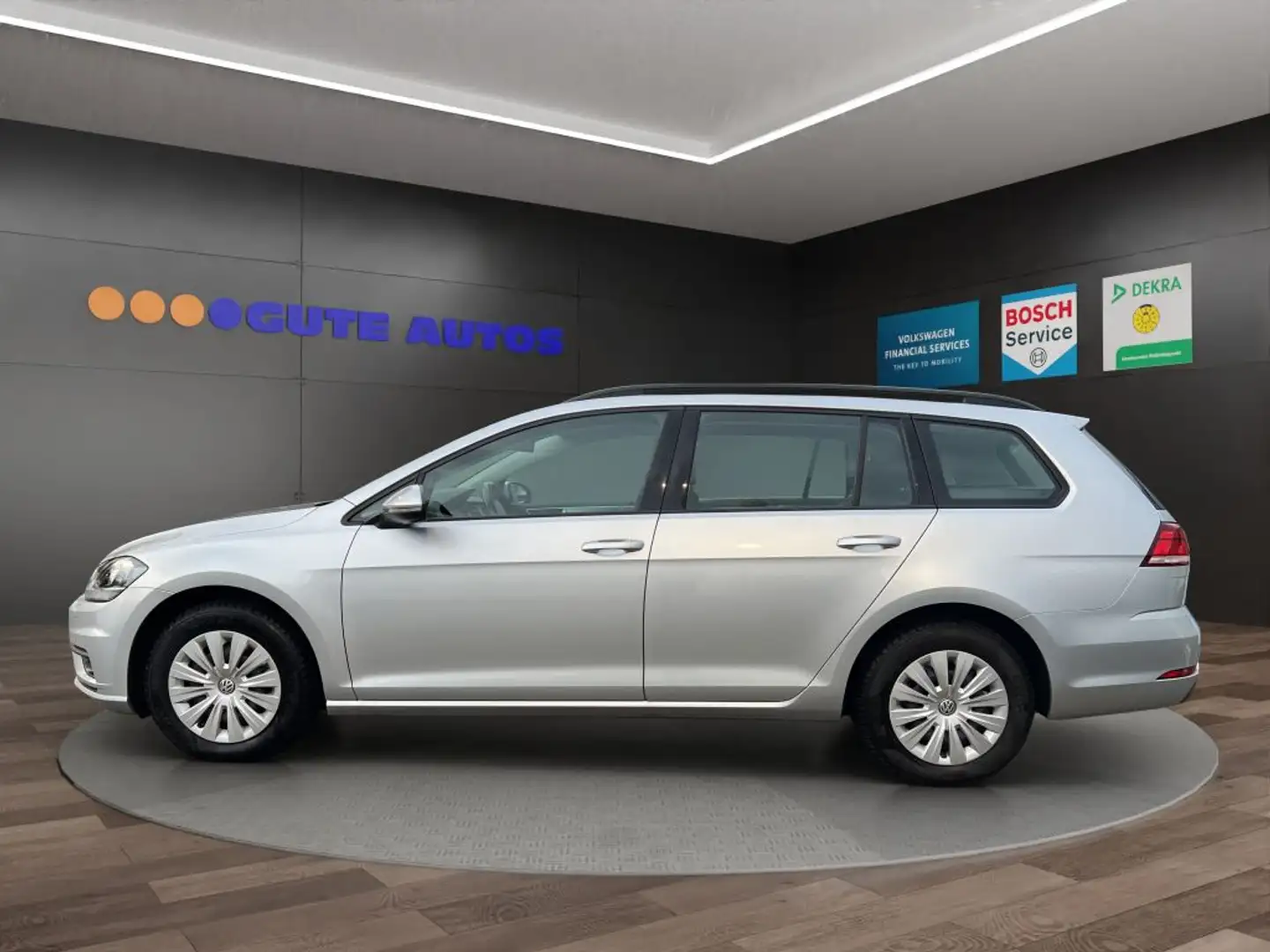 Volkswagen Golf Variant Golf Variant 1.6 TDI *NAVI*PDC* Silber - 2