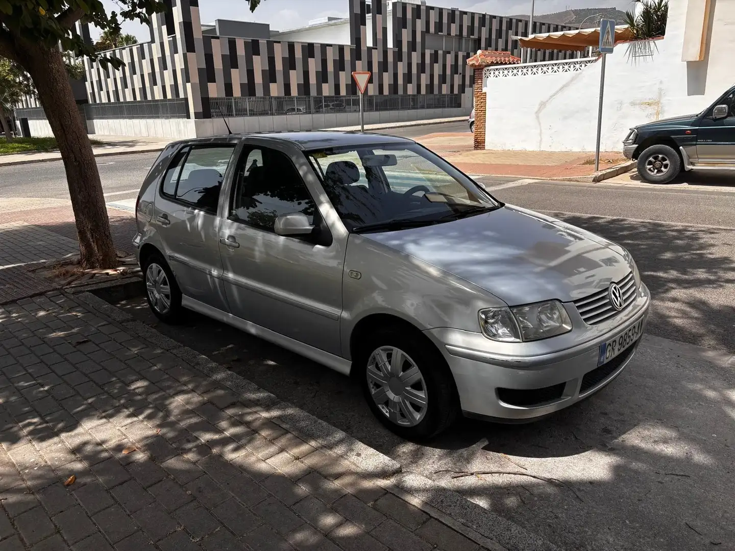 Volkswagen Polo 1.4 Conceptline - 1