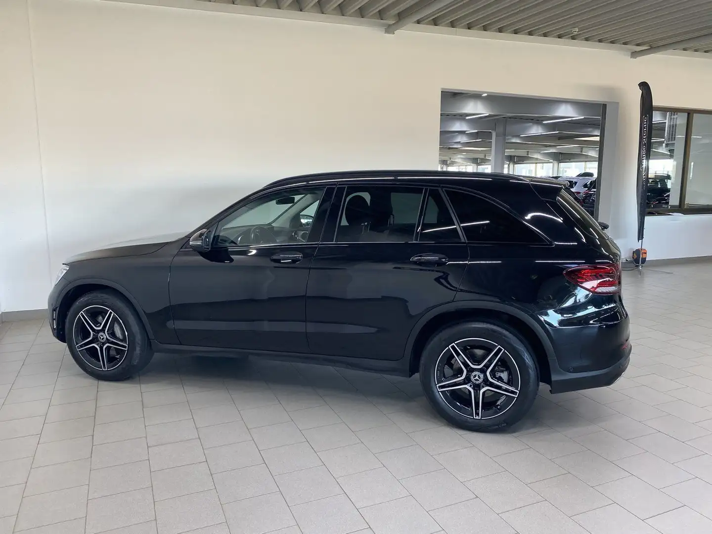 Mercedes-Benz GLC 220 d 4M AMG+NIGHT+DIST+AHK+360°+SPUR+19"AMG Noir - 2