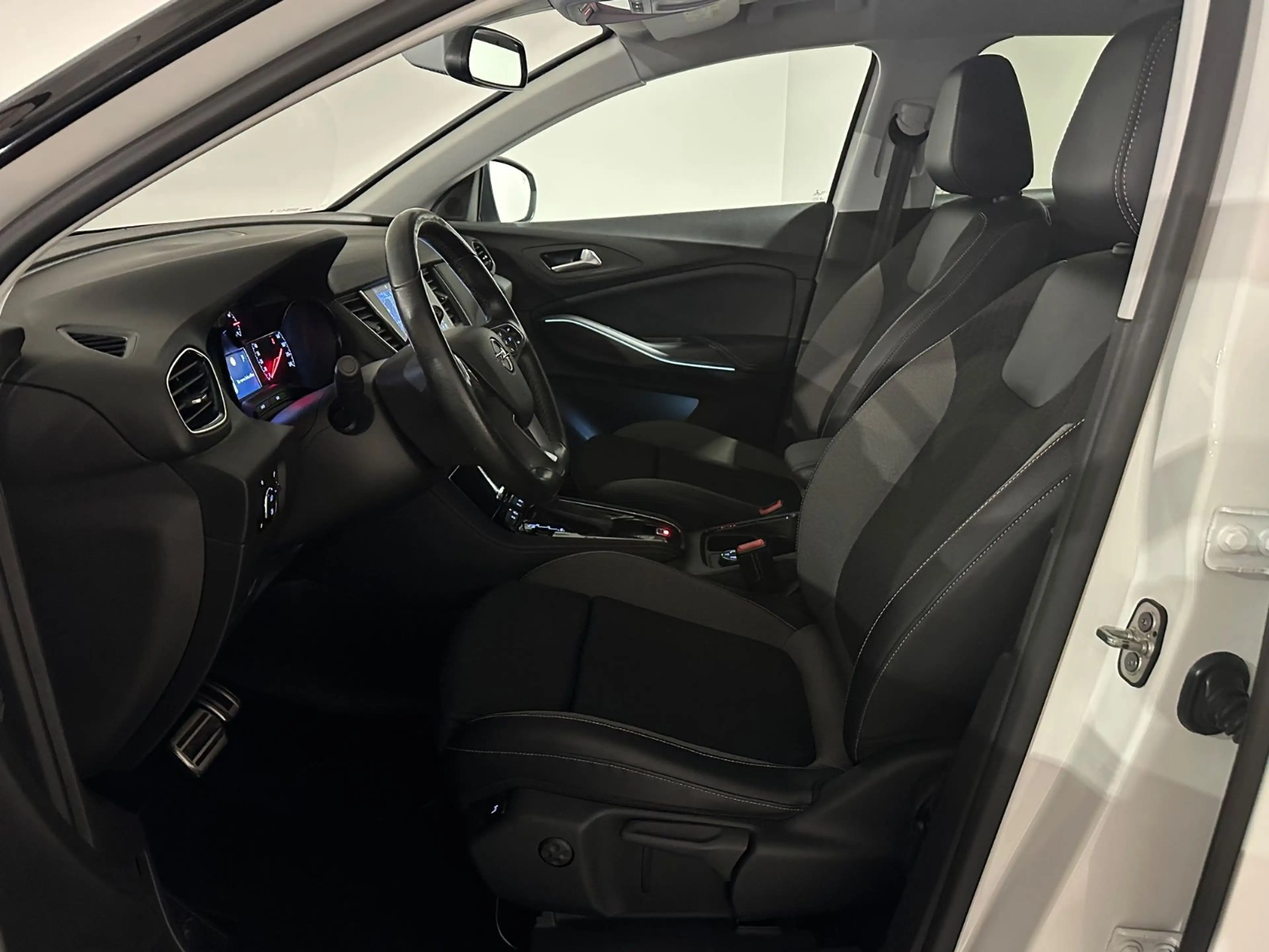 Opel Grandland X 120 Jahre *Tempo,Carplay,360°,LED* — photo 13