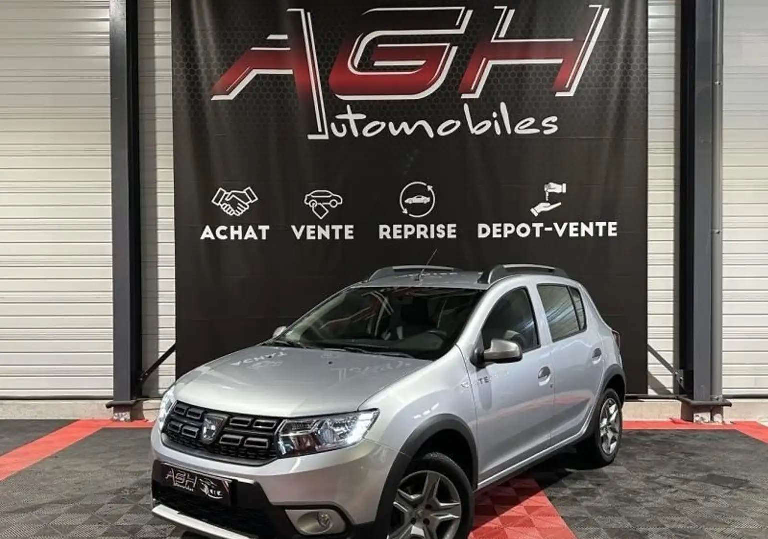 Dacia Sandero 1.0 ECO-G 100ch Stepway Gris - 1
