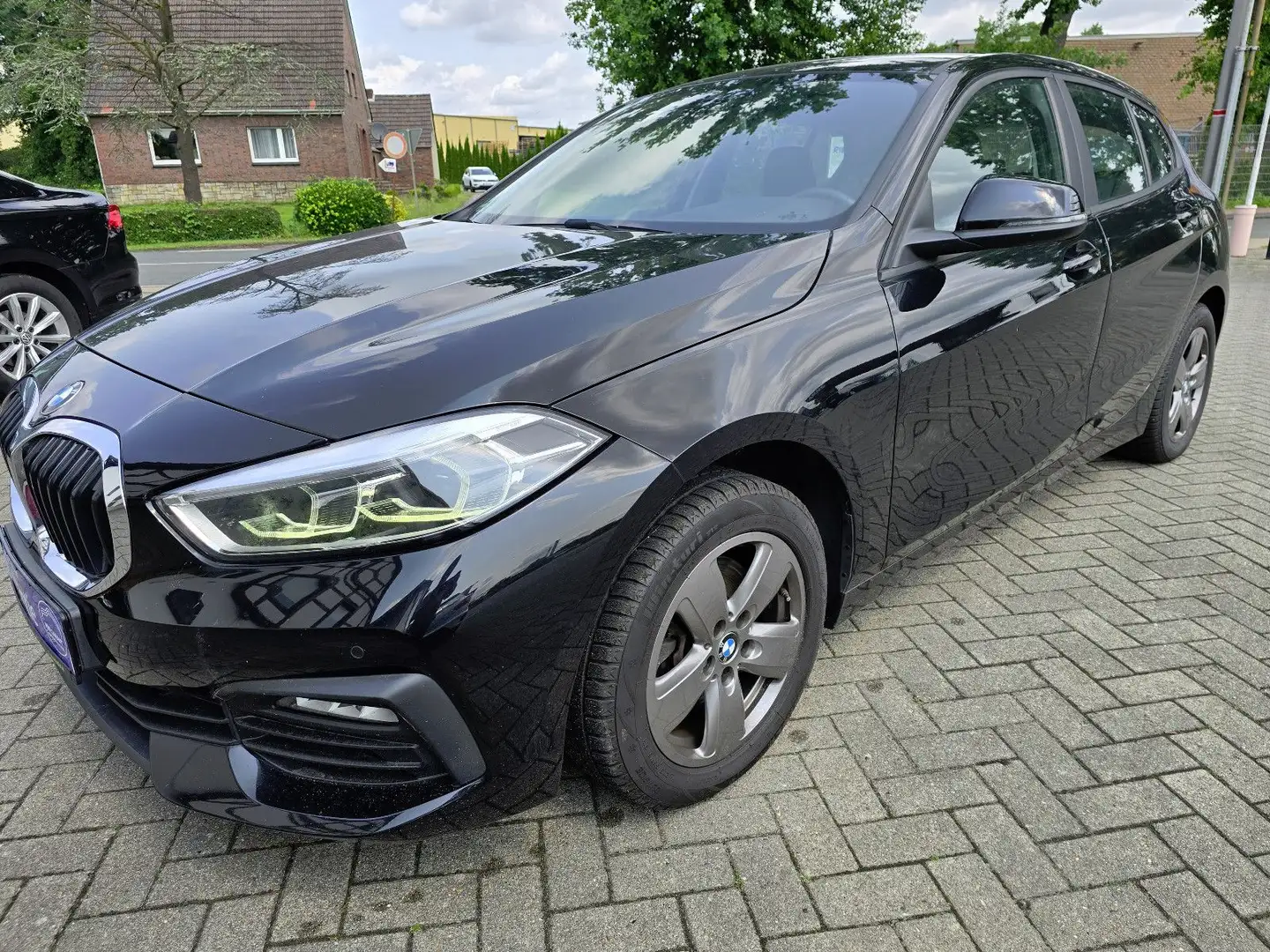 BMW 116 d Advantage,LED,Navi,PDC,Temp,Sitzh Schwarz - 2