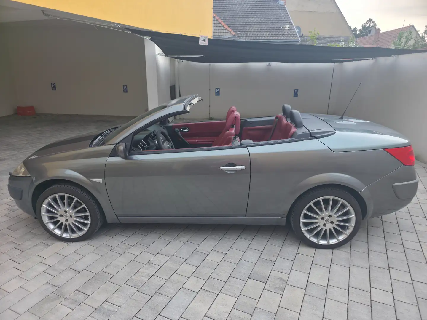 Renault Megane Mégane Privilège Luxus 1,9 dCi Privilège Luxus Grau - 2