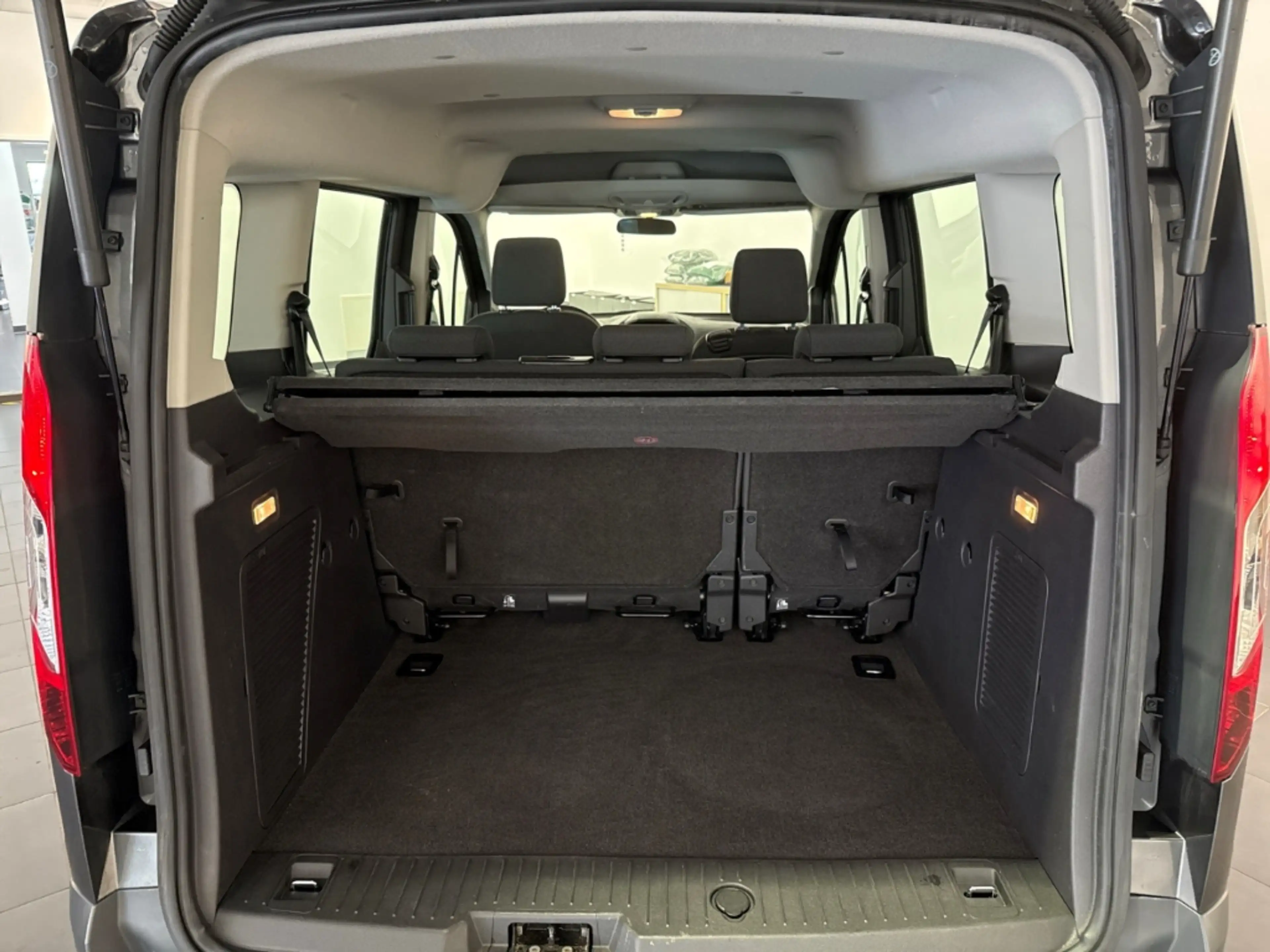 Ford Tourneo Connect TREND 1.0 ECOBOOST KLIMA+ISOFIX — photo 12