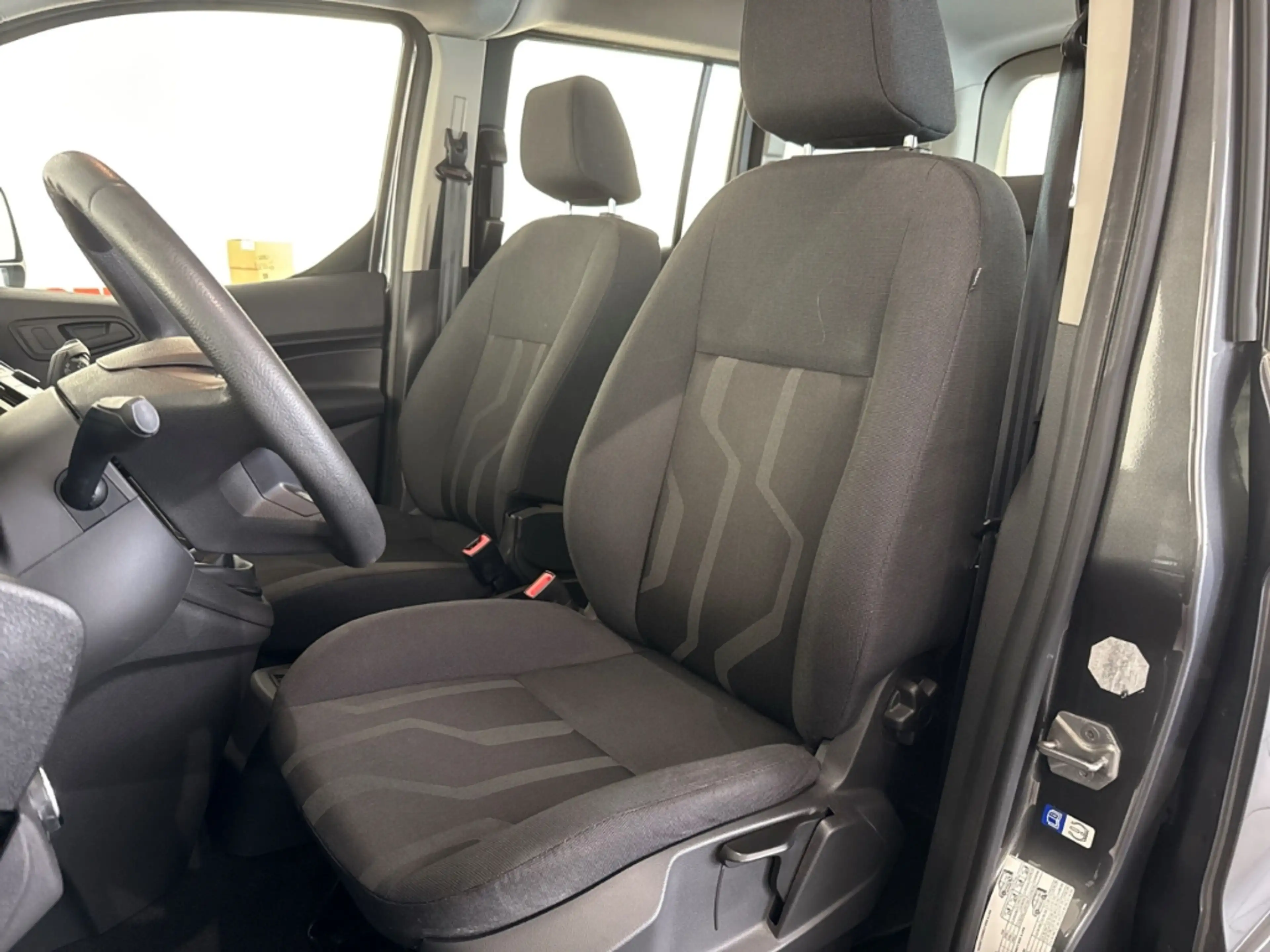 Ford Tourneo Connect TREND 1.0 ECOBOOST KLIMA+ISOFIX — photo 9