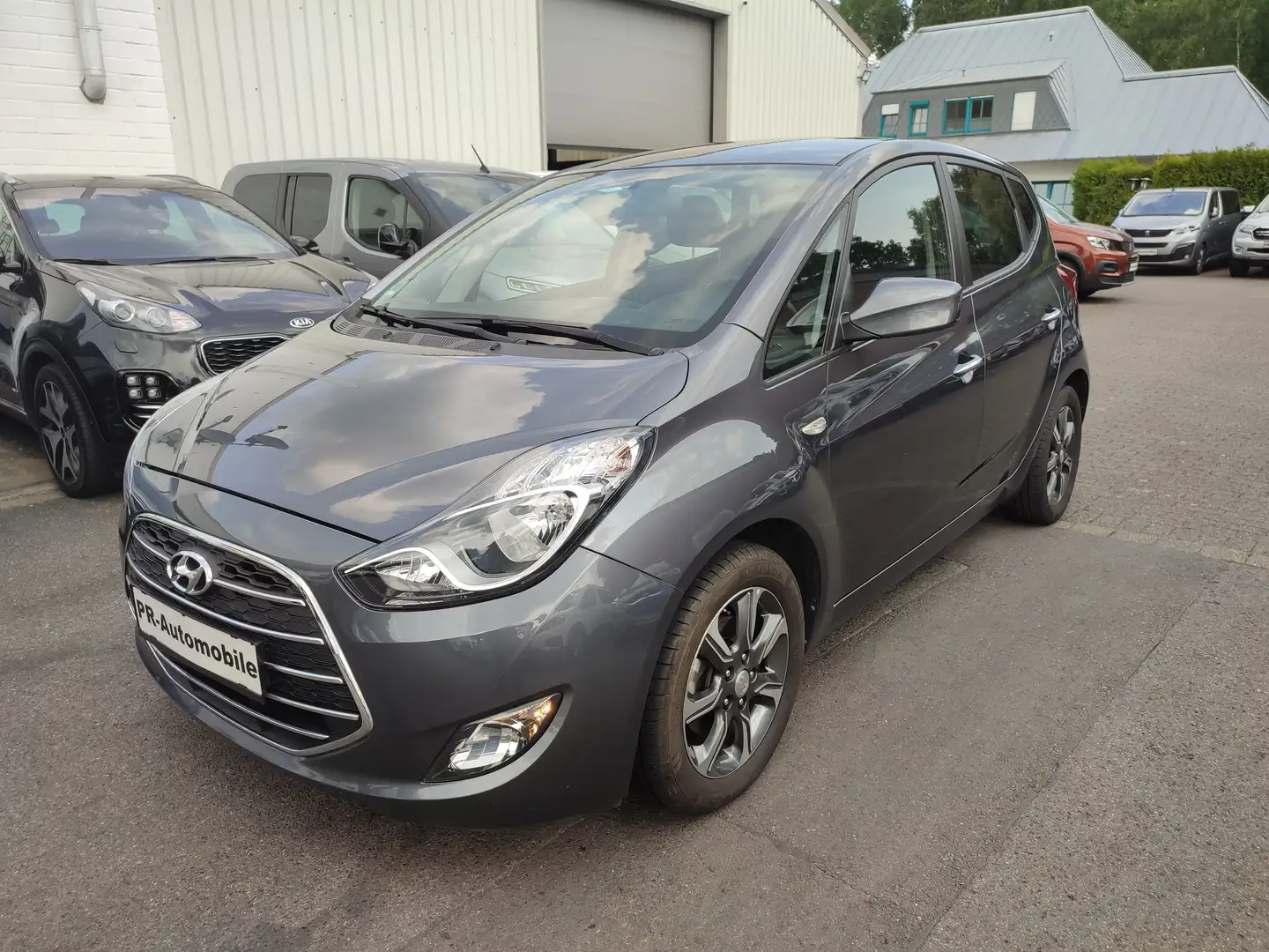 Hyundai iX20 1.6 Automatik/Klima/Alu/Sitzhzg/PDC Grigio - 1