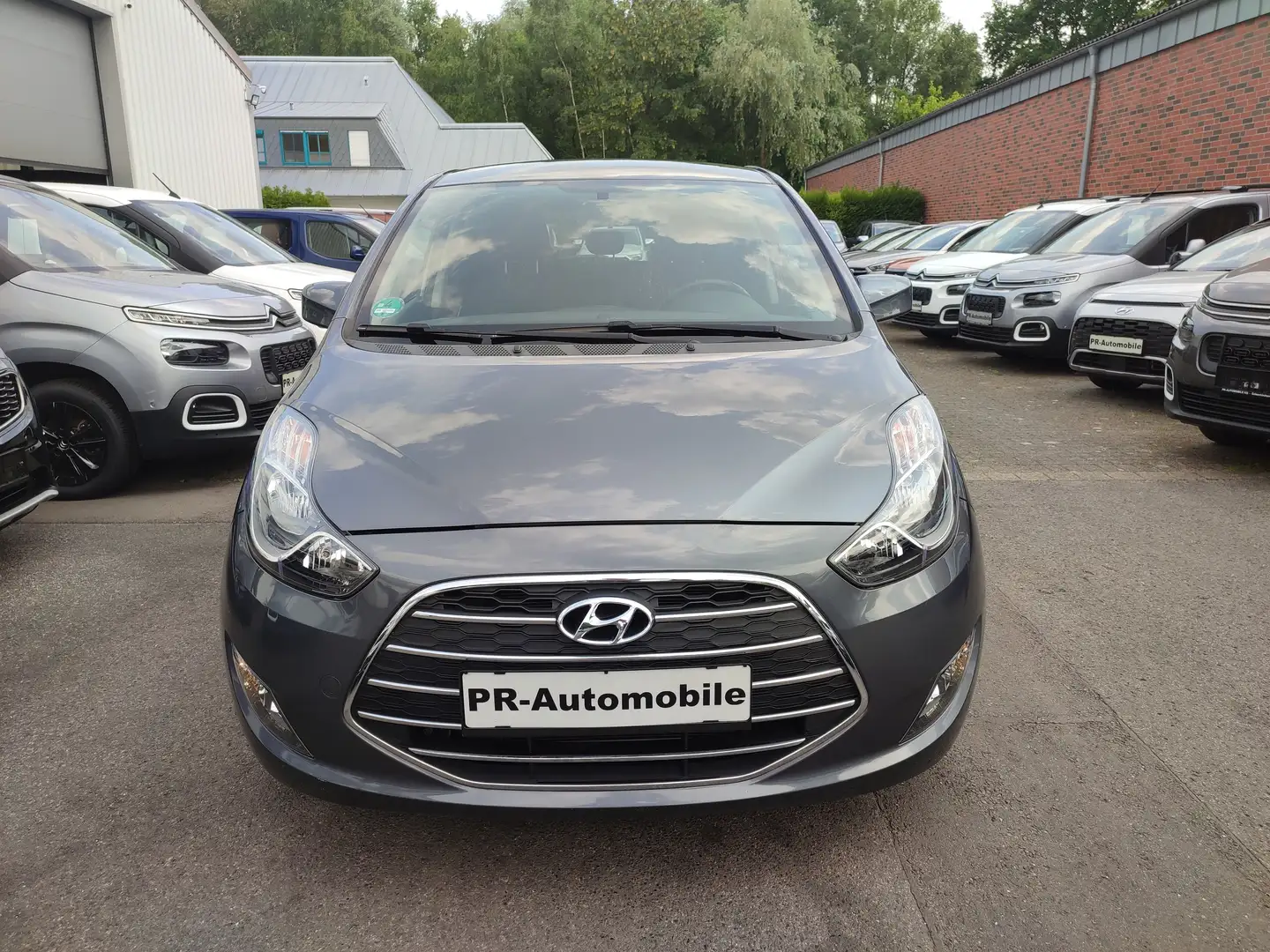 Hyundai iX20 1.6 Automatik/Klima/Alu/Sitzhzg/PDC Grigio - 2