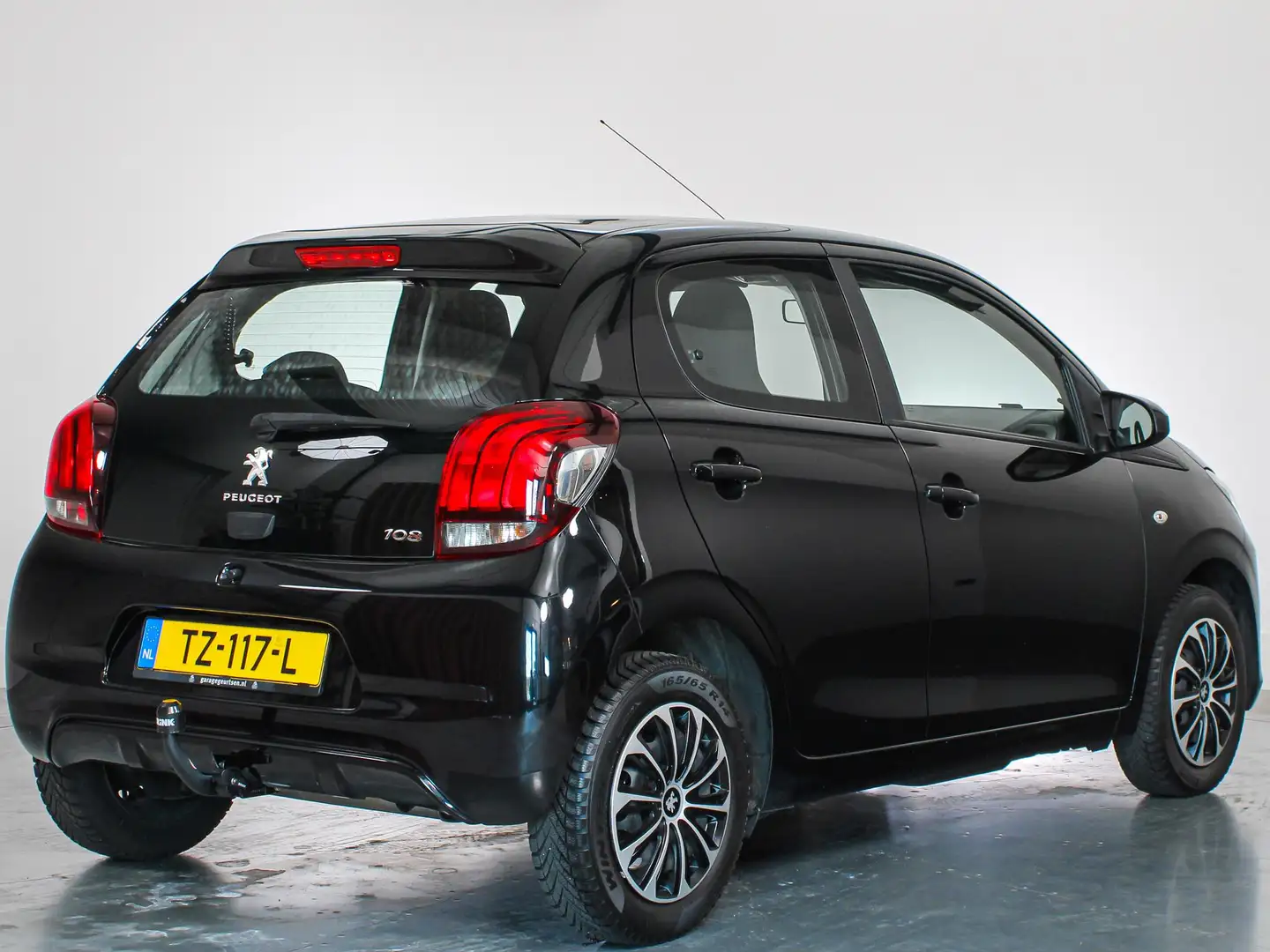 Peugeot 108 1.0 e-VTi Active Trekhaak, airco, bluetooth, Zwart - 2